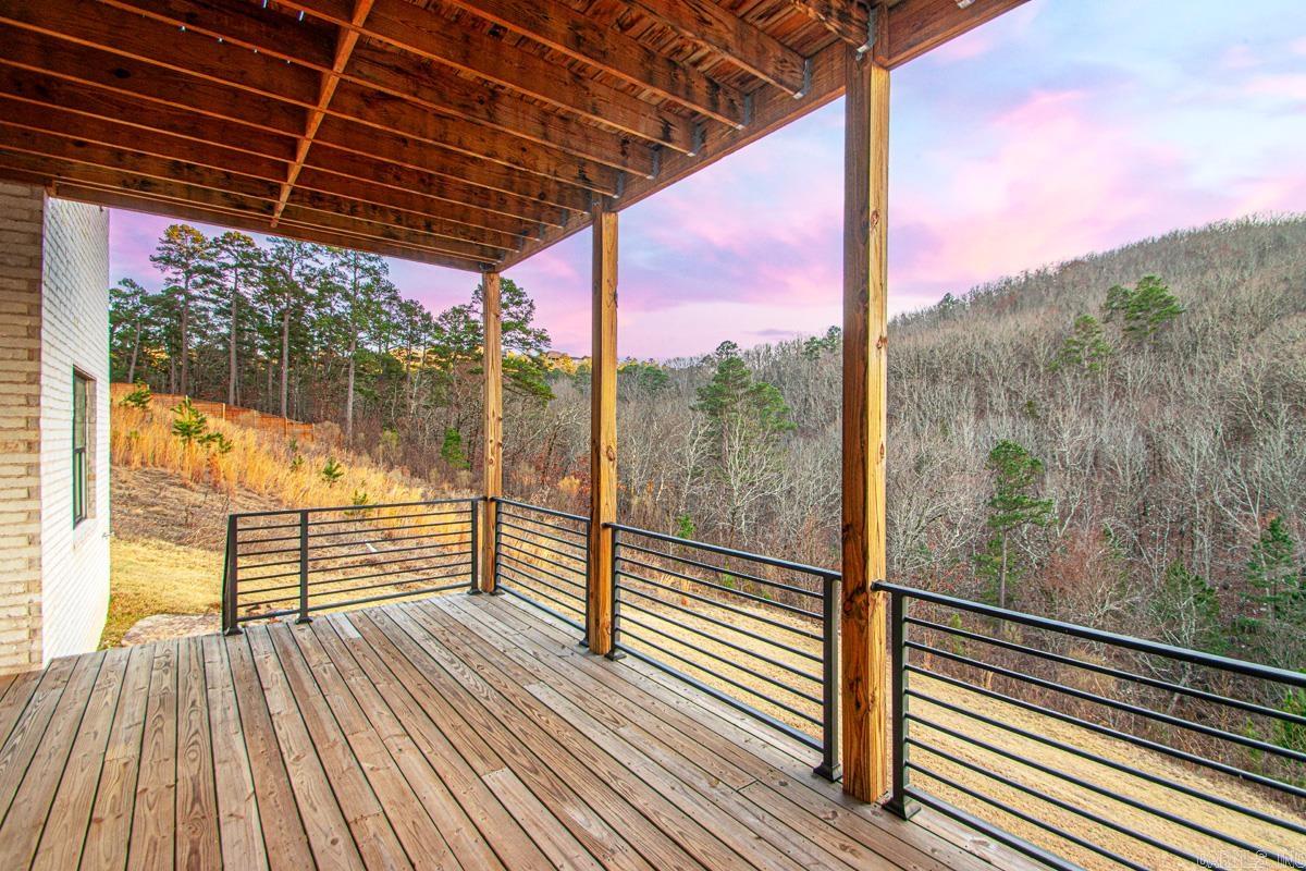 CHENAL VALLEY FALSTONE COURT - Residential