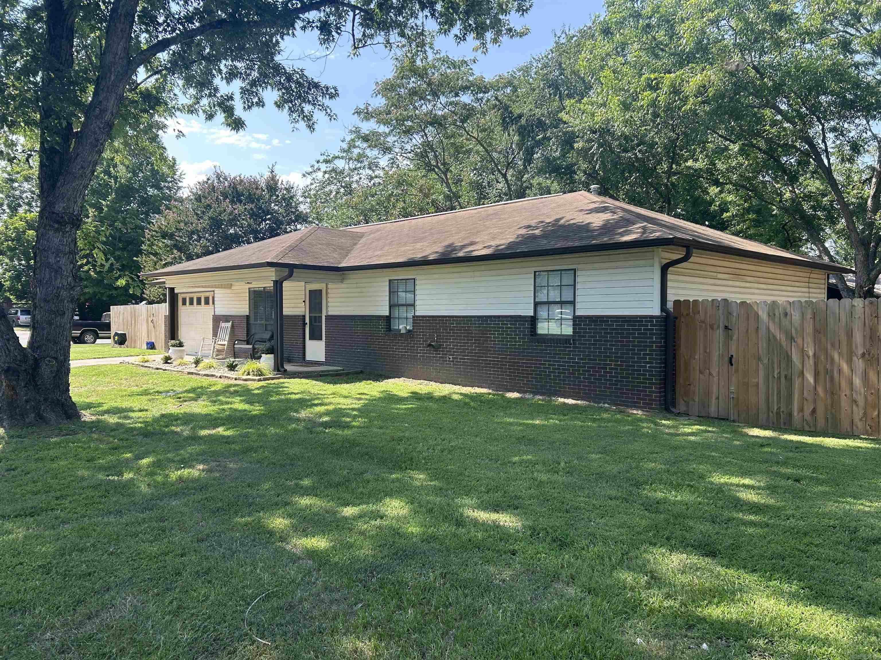 MAGNOLIA POINT - Residential