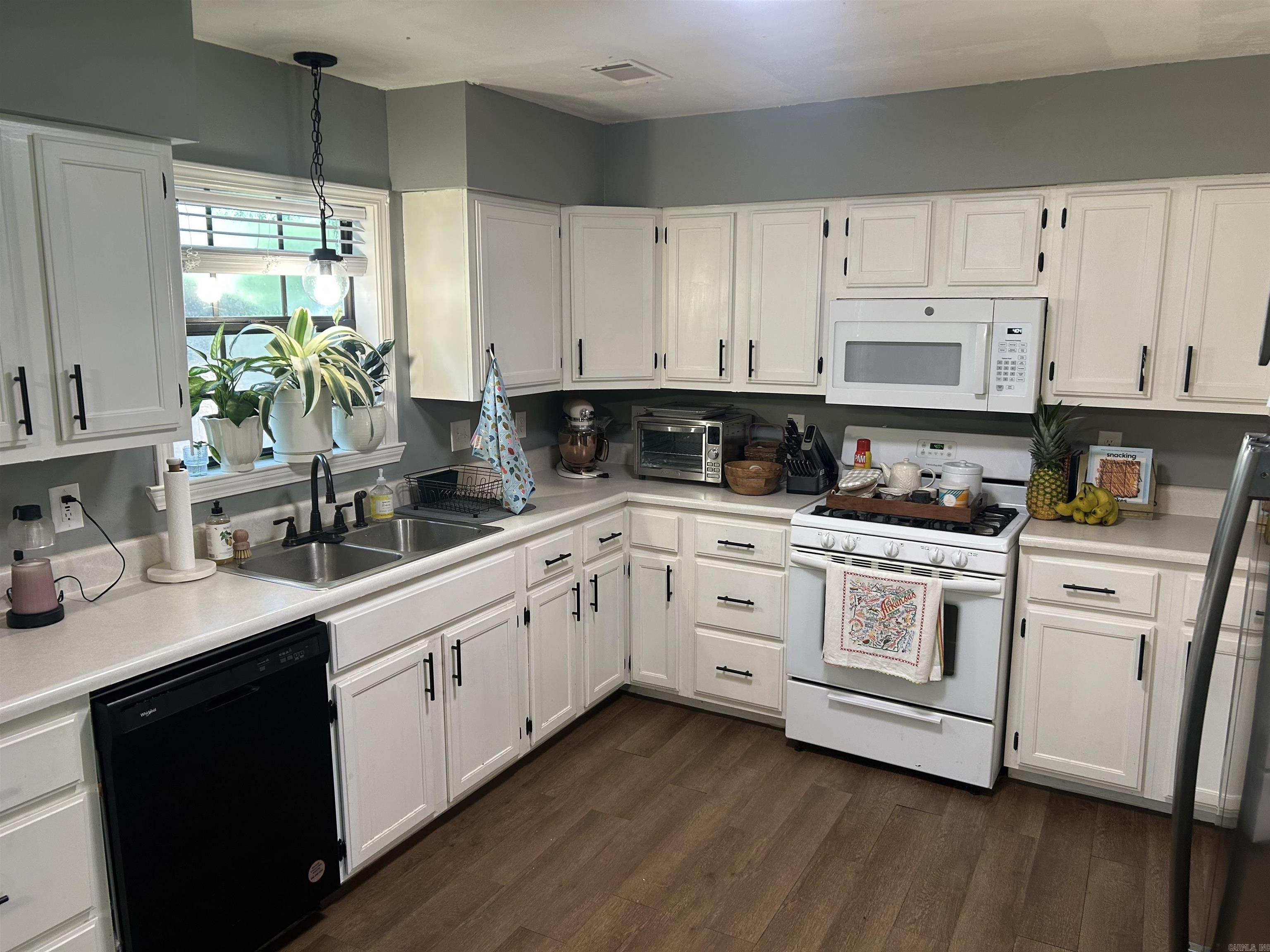 MAGNOLIA POINT - Residential