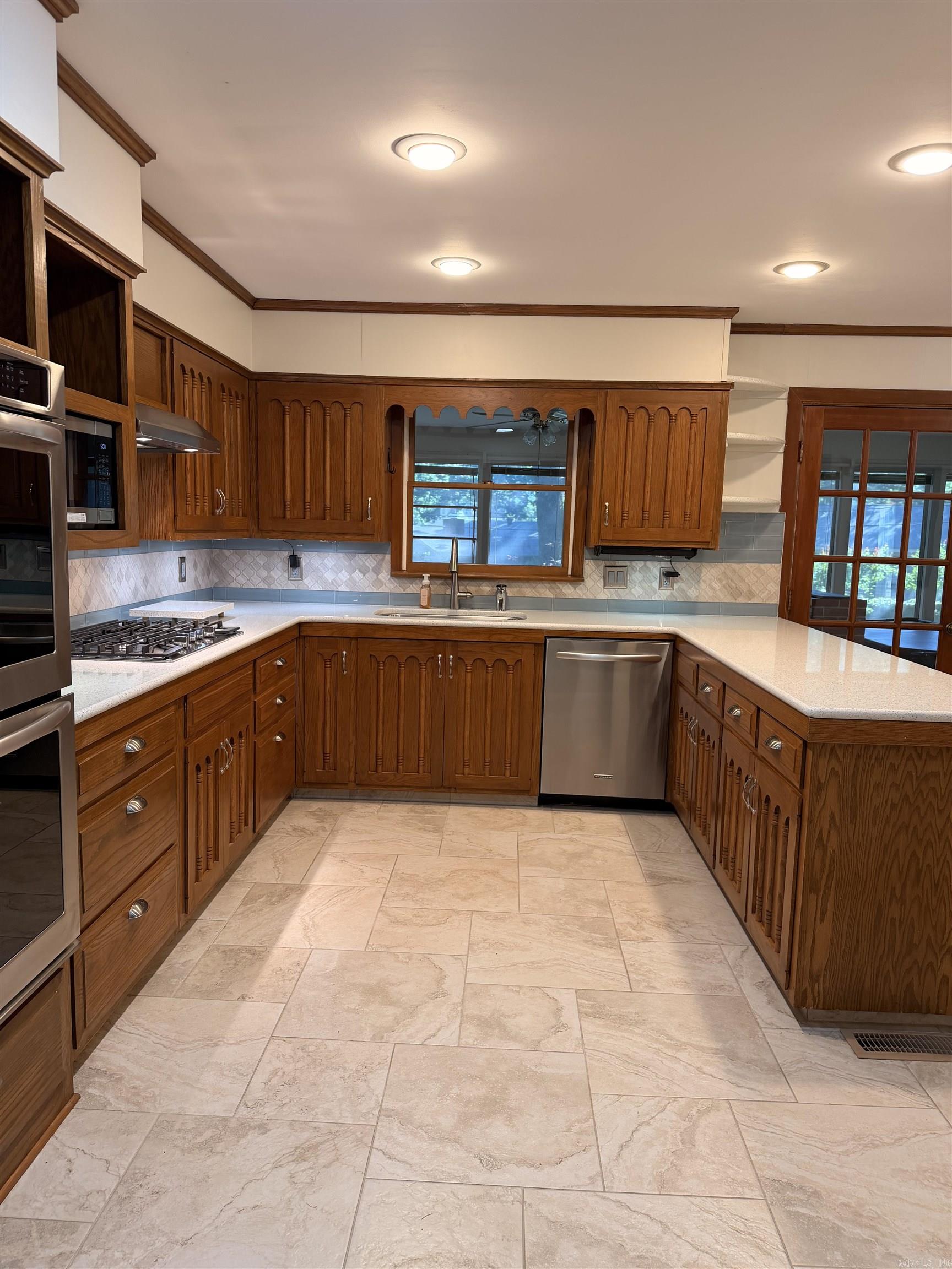INDIAN HILLS - Residential