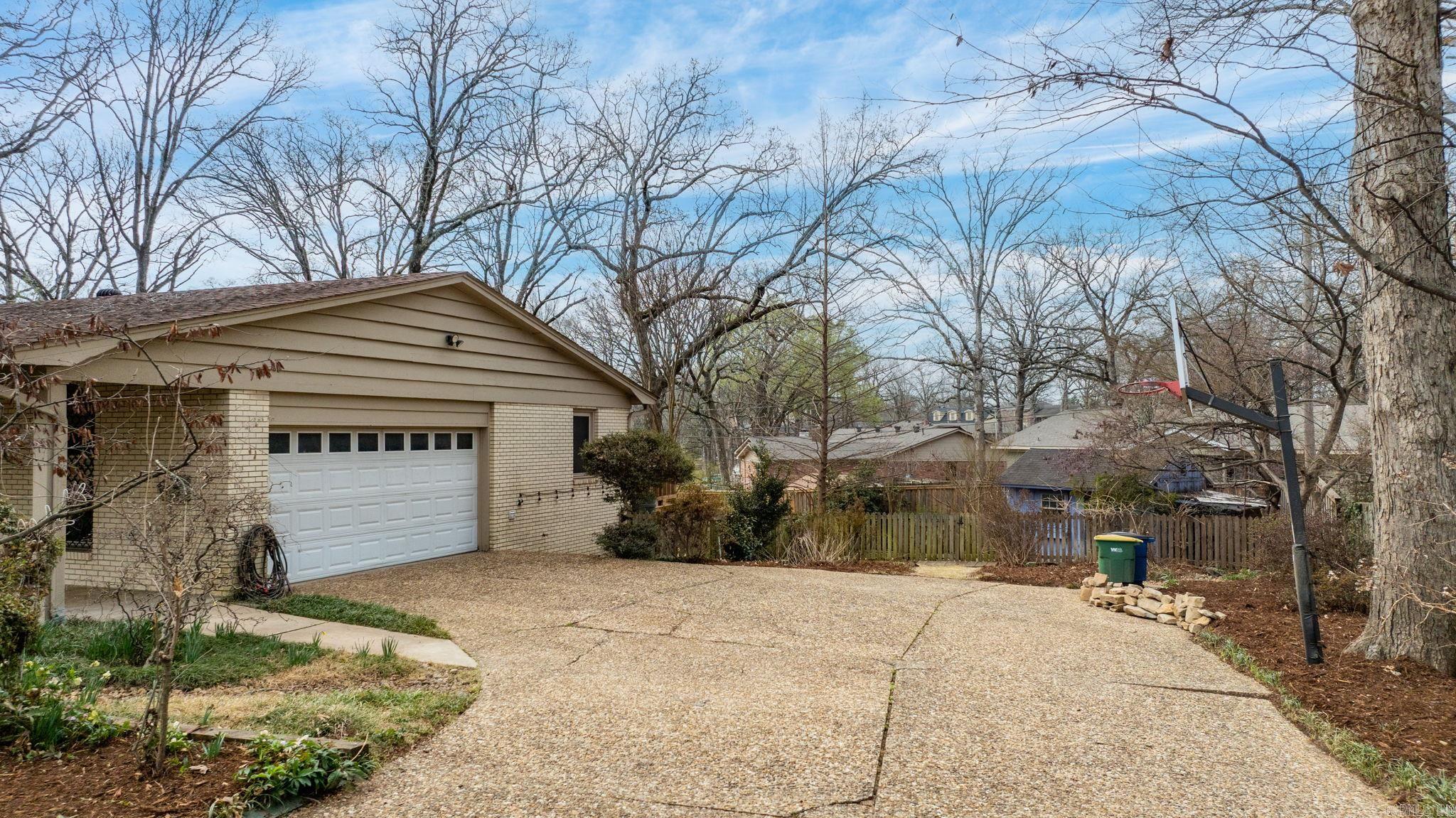 INDIAN HILLS - Residential