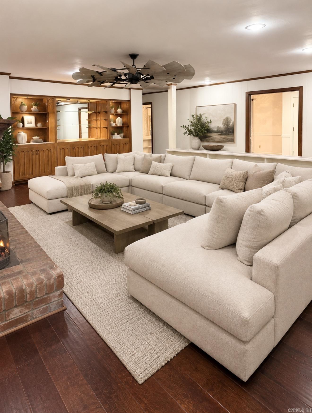 INDIAN HILLS - Residential