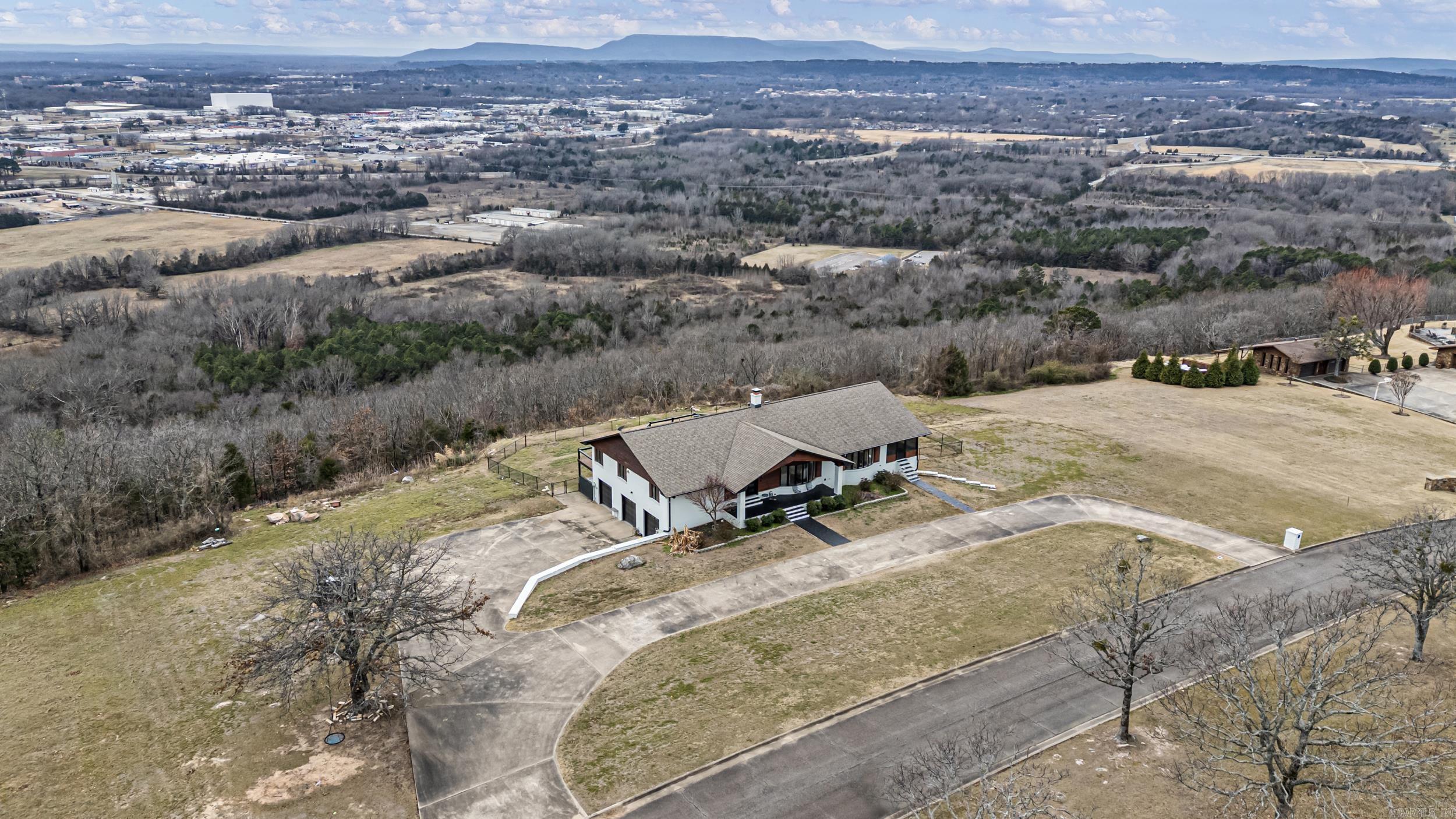 SUMMIT ESTATES - Residential