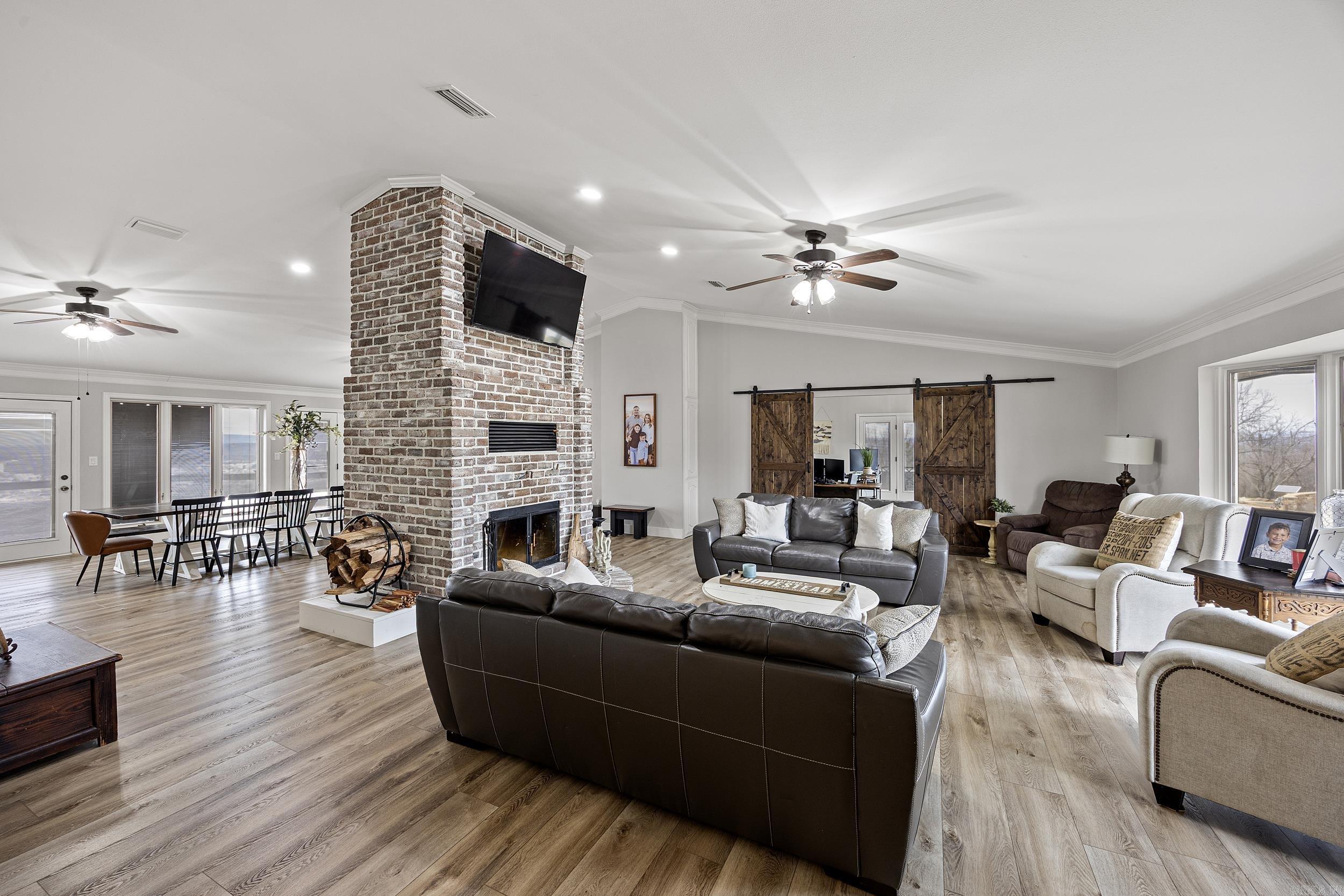 SUMMIT ESTATES - Residential