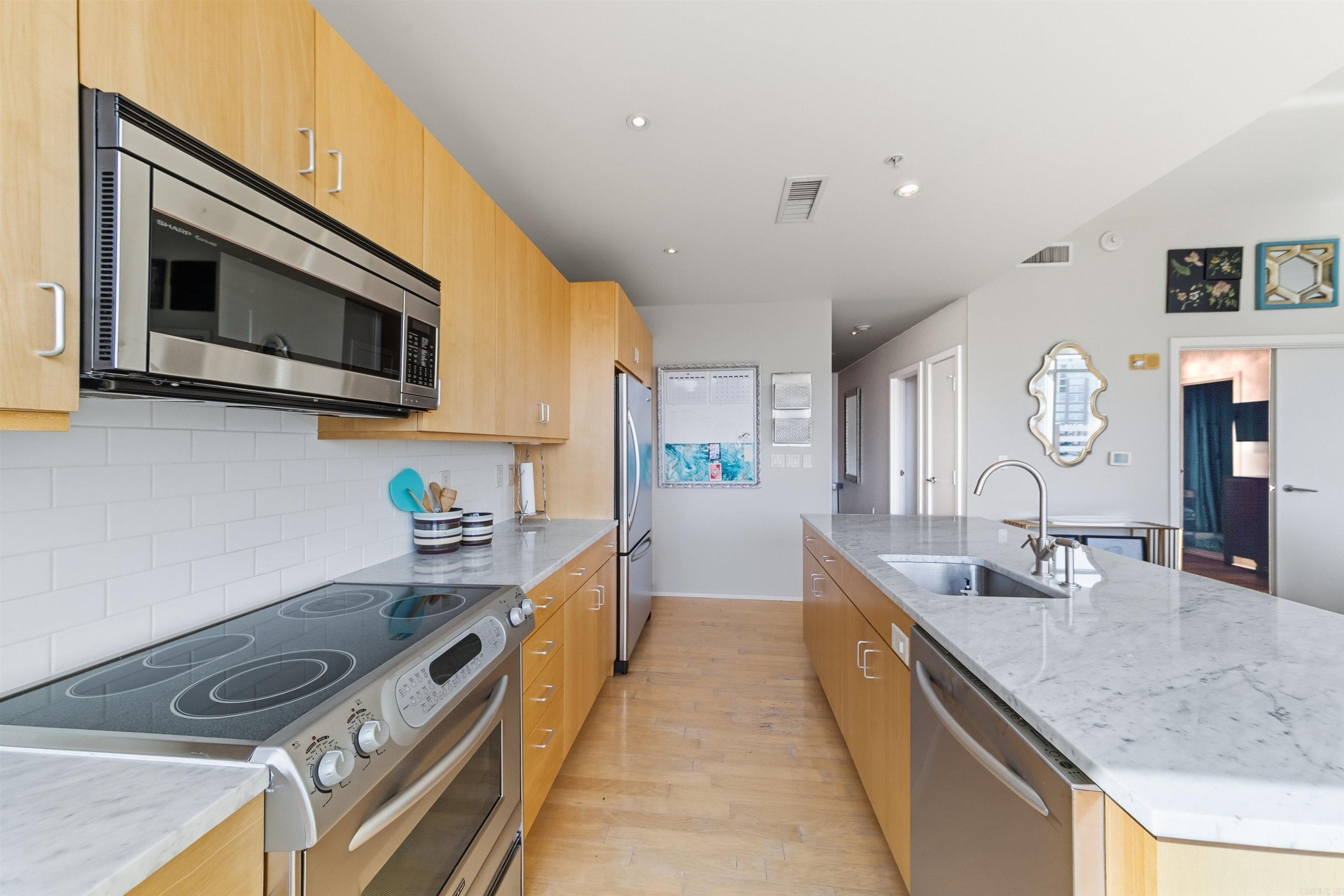 300 THIRD HPR - Residential