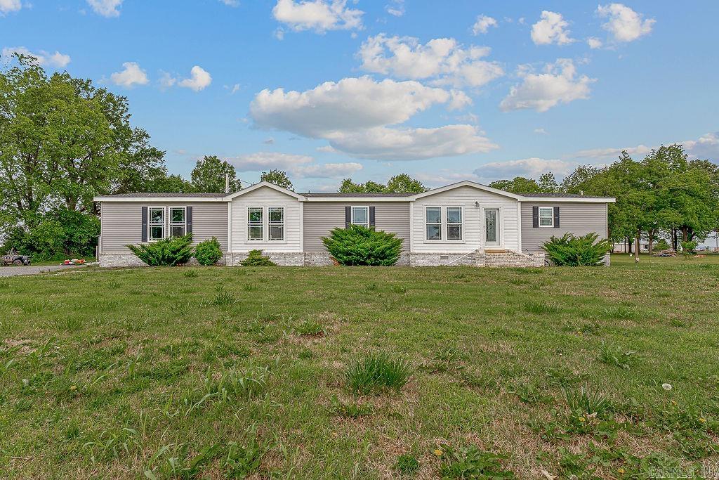 Welcome home to this beautiful 4 bedroom, 3 bathroom property offering 2,464 sq ft of comfortable living space on 2 acres of land! Plenty of room for the whole family Open, inviting spaces perfect for gatherings Move-in ready – no waiting, just unpack and enjoy Expansive outdoor space with endless possibilities Whether you’re hosting holidays, enjoying quiet evenings, or making lifelong memories, this home has the space and setting to make it all happen.
