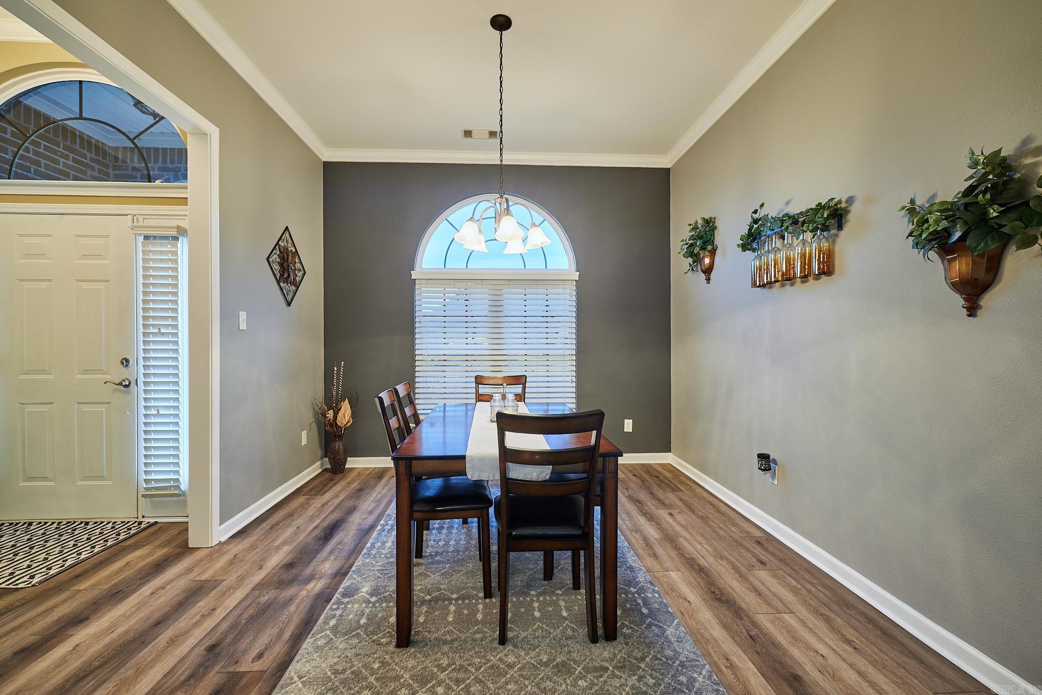 LONGHILLS VILLAGE - Residential