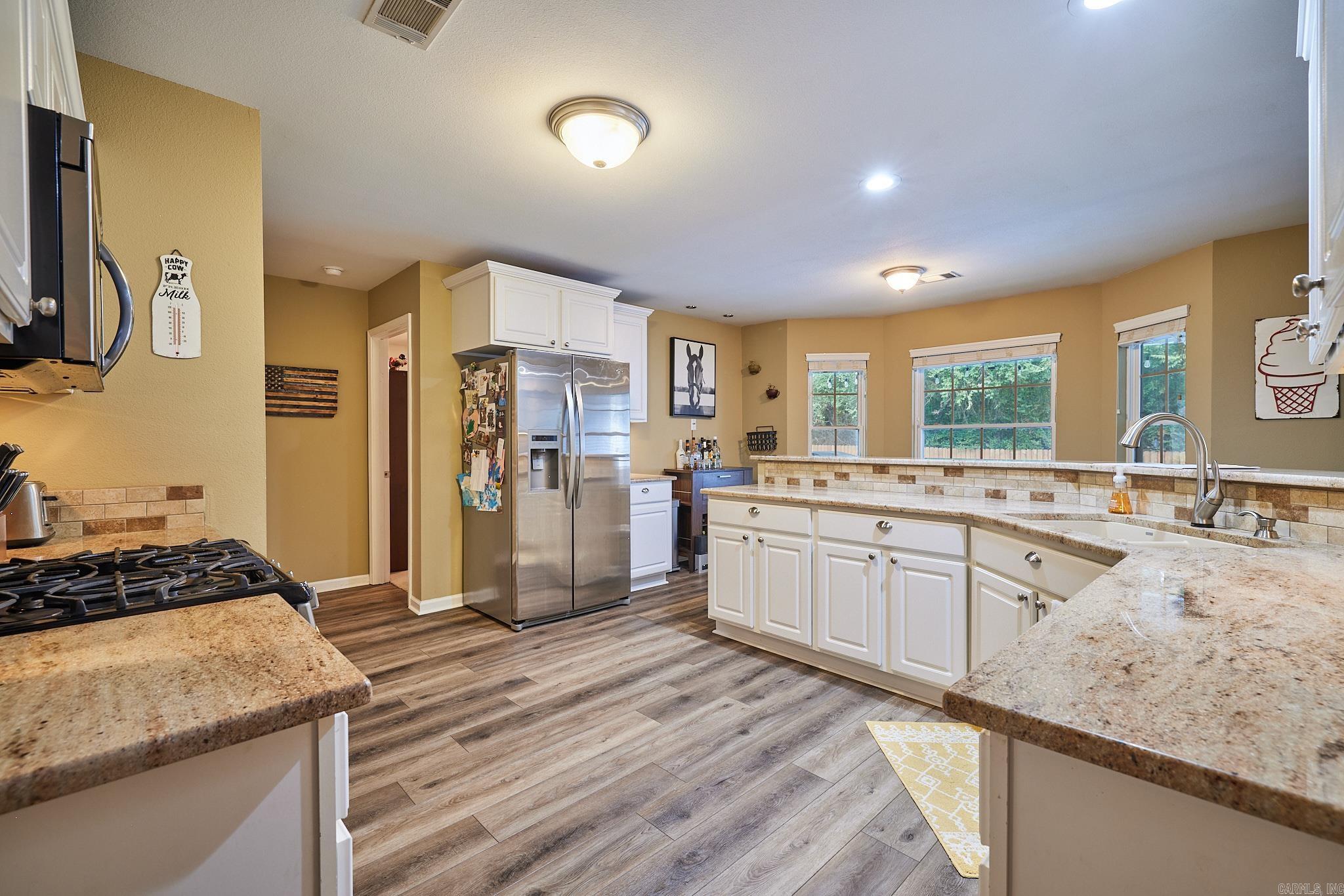 LONGHILLS VILLAGE - Residential