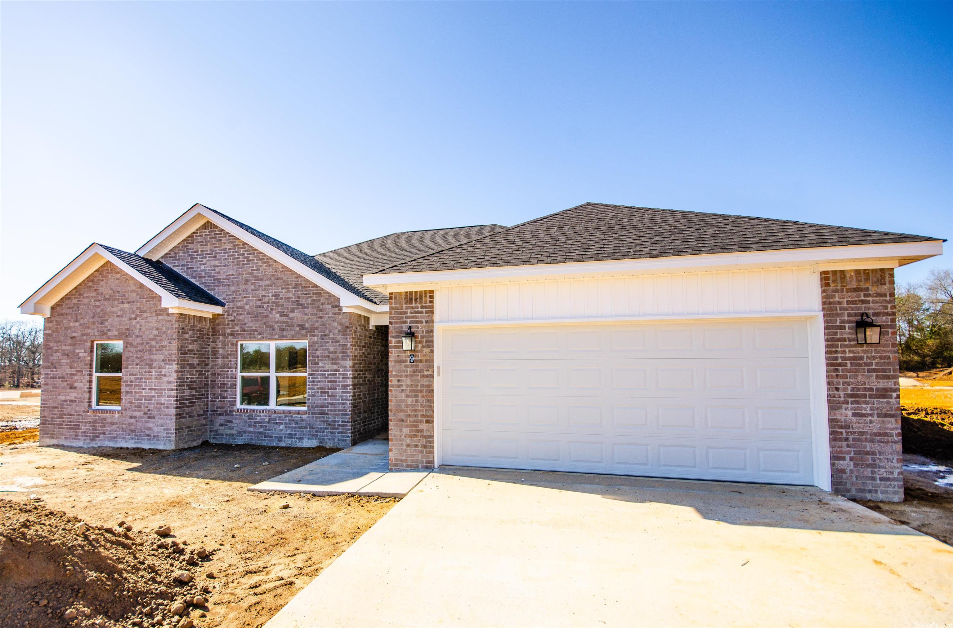Lewis Cove Subdivision is a new development in the heart of Wooster, conveniently located across from Wooster Elementary. It includes granite counter tops, tiled master shower, large master closet and much more! Come check out Wooster's new up and coming subdivision. .
