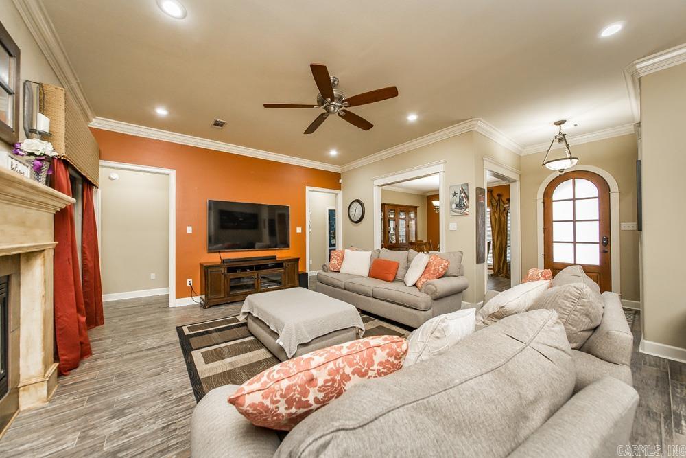 CHAPEL CREEK - Residential