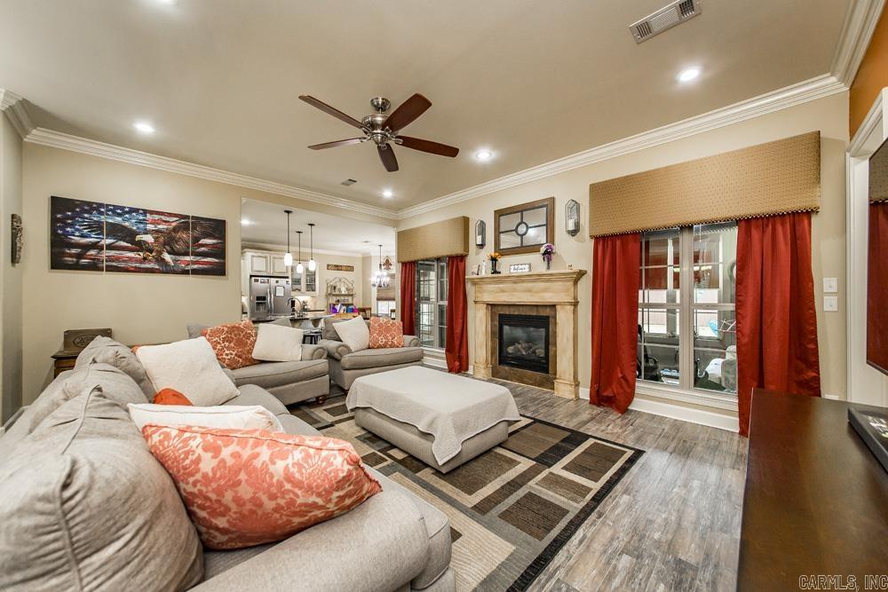 CHAPEL CREEK - Residential