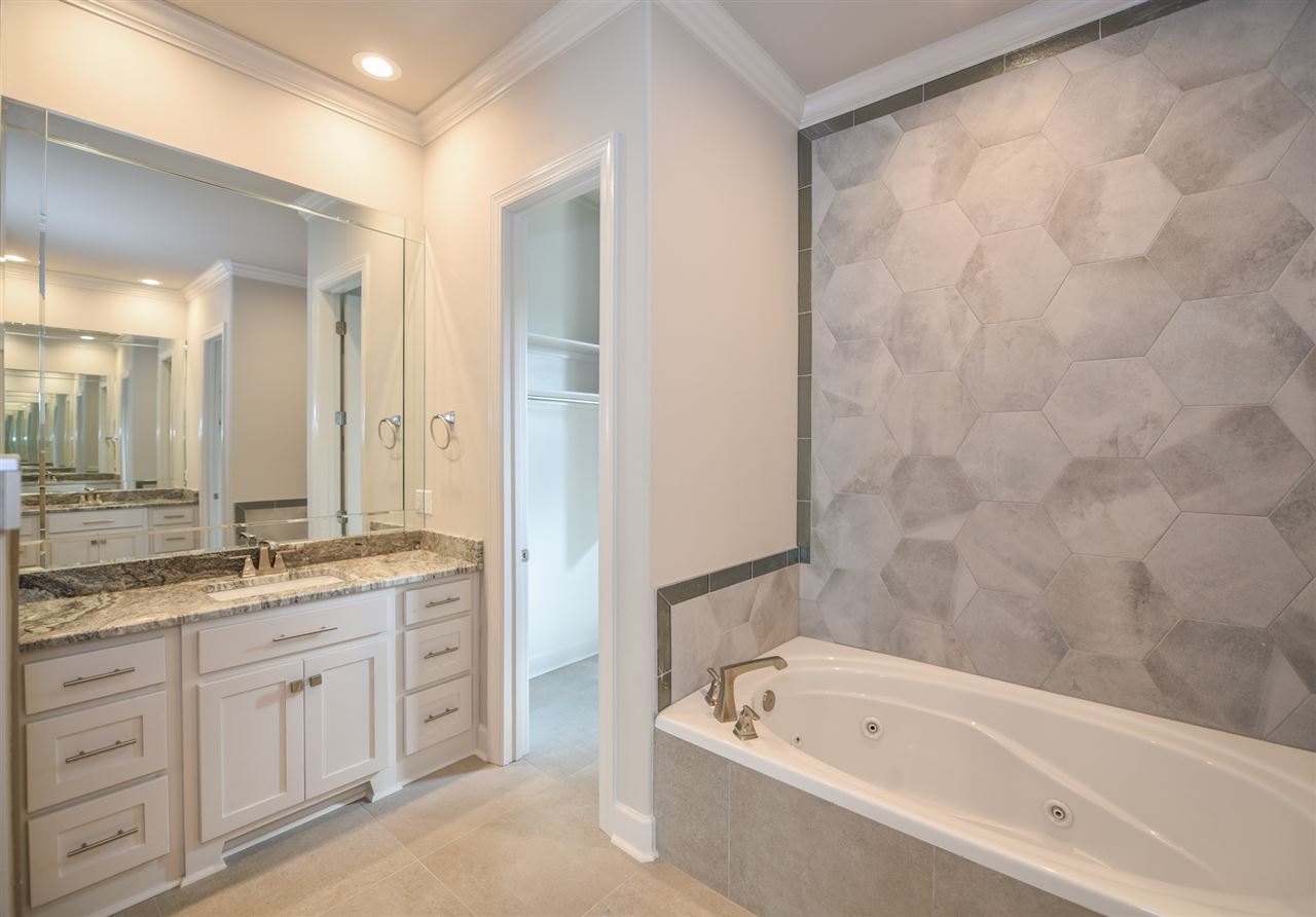 CREEKSIDE ADDN - Residential