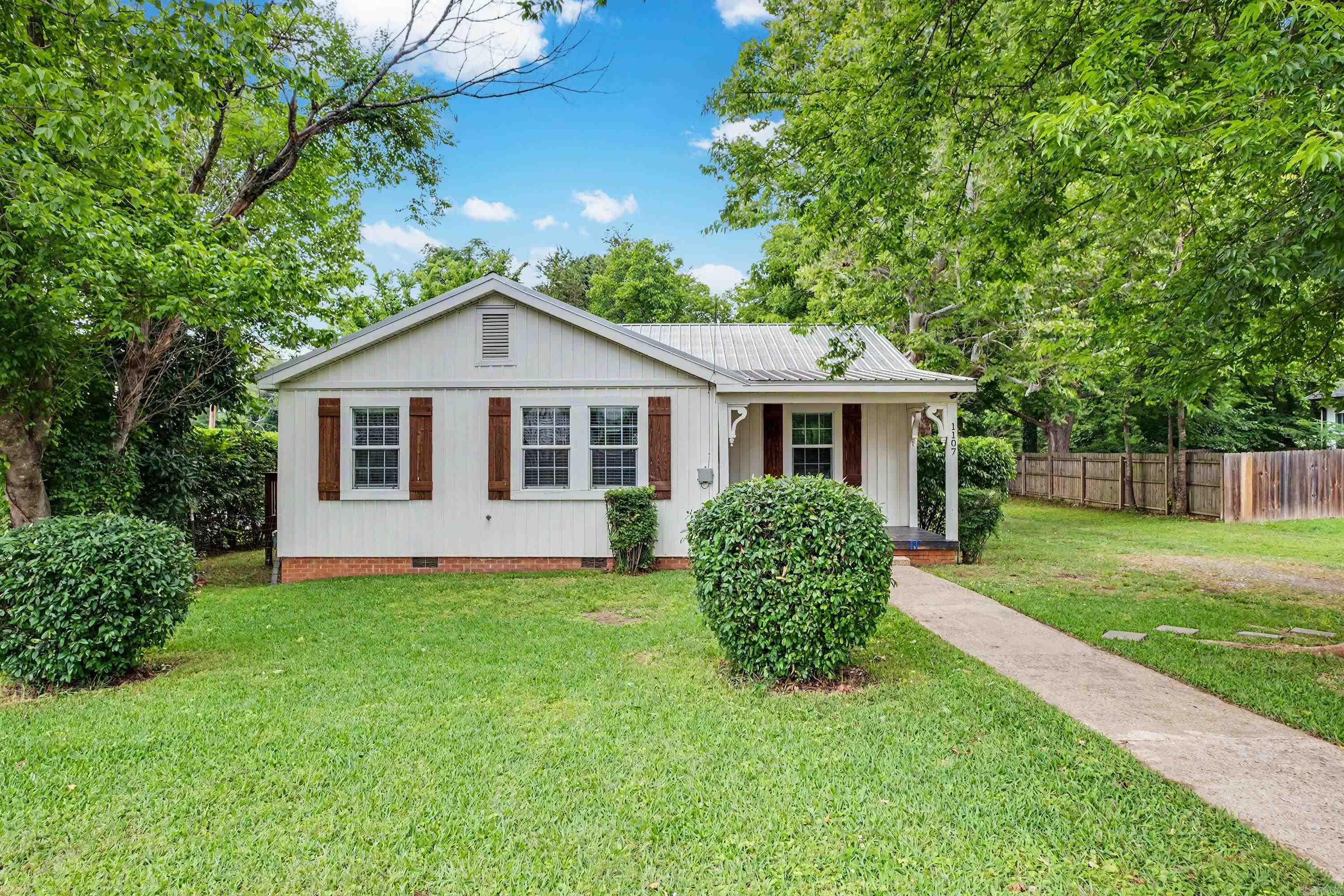 BENTON HEIGHTS - Residential