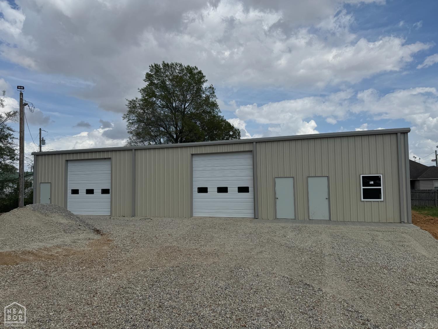 Prime Commercial Flex Space for Lease on Highway 49 North - Brookland, AR Now available for lease: approximately 3,000 SF of versatile commercial space located at 8288 Highway 49 N in Brookland, Arkansas. Positioned just off of the rapidly growing Hwy 49 (22,000 VPD) corridor between Jonesboro and Paragould, this property delivers outstanding access in one of Northeast Arkansas' fastest-growing communities. The building features finished office space, including private offices, a lobby/reception area, and a restroom, ideal for customer interaction and administrative needs. The remaining space is a heated and cooled shop/warehouse area with two overhead doors, 10-ft door height, and 12-ft sidewalls, offering flexibility for service operations, storage, or light industrial use. The property also provides ample parking to accommodate employees, customers, inventory, and equipment. This location is perfectly suited for an automotive or equipment service business.
