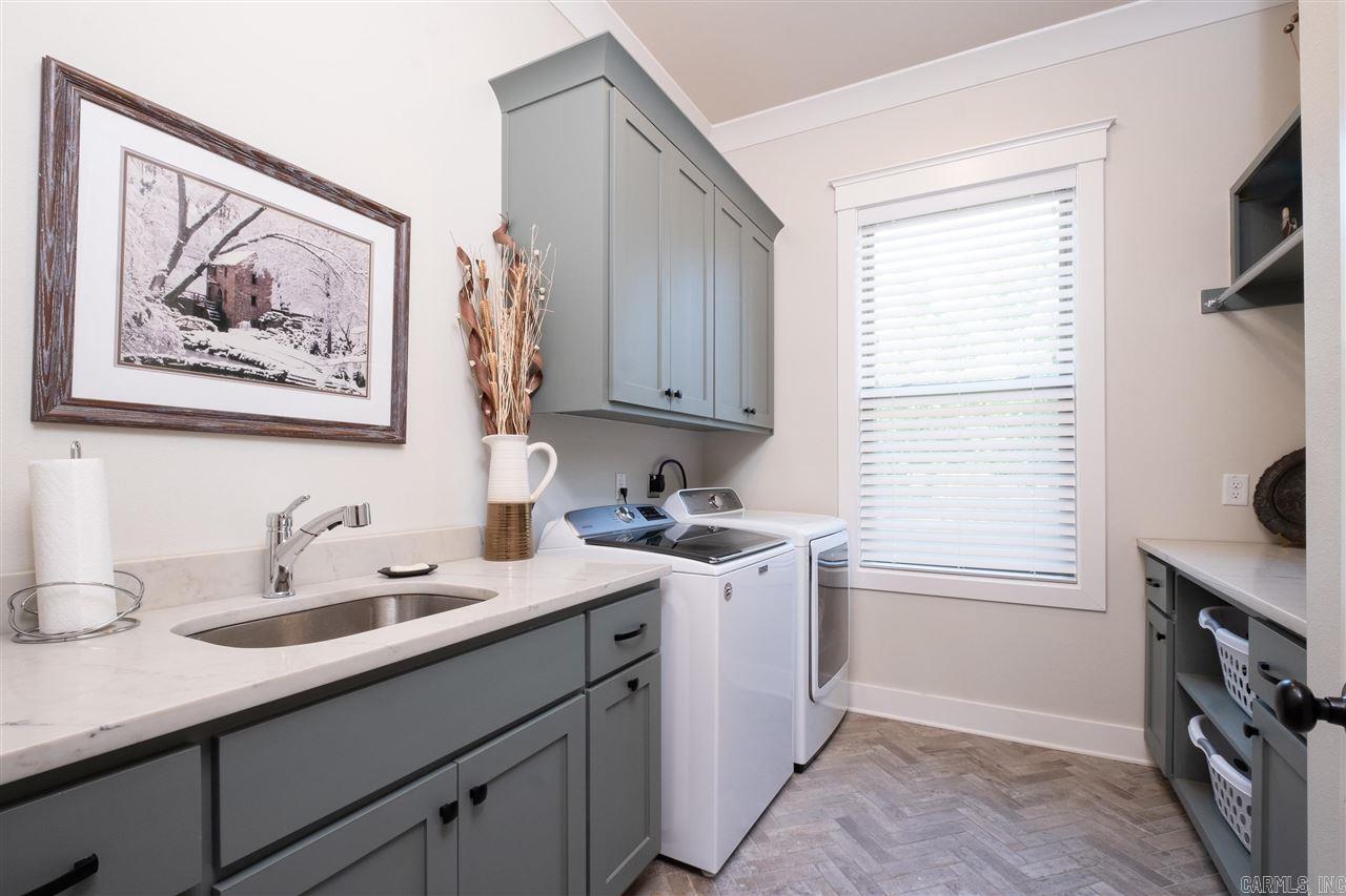WOODLANDS EDGE - Residential