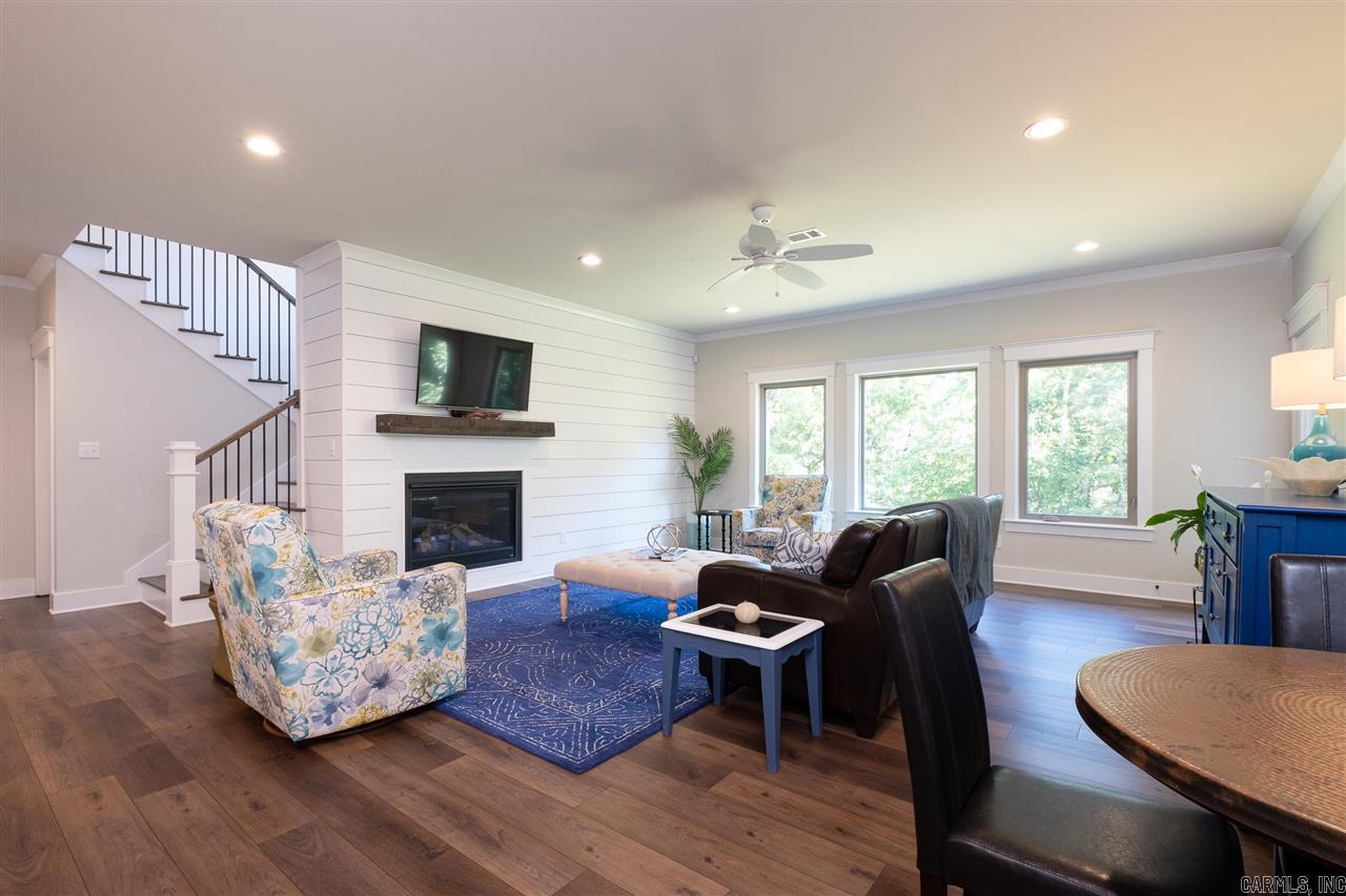 WOODLANDS EDGE - Residential