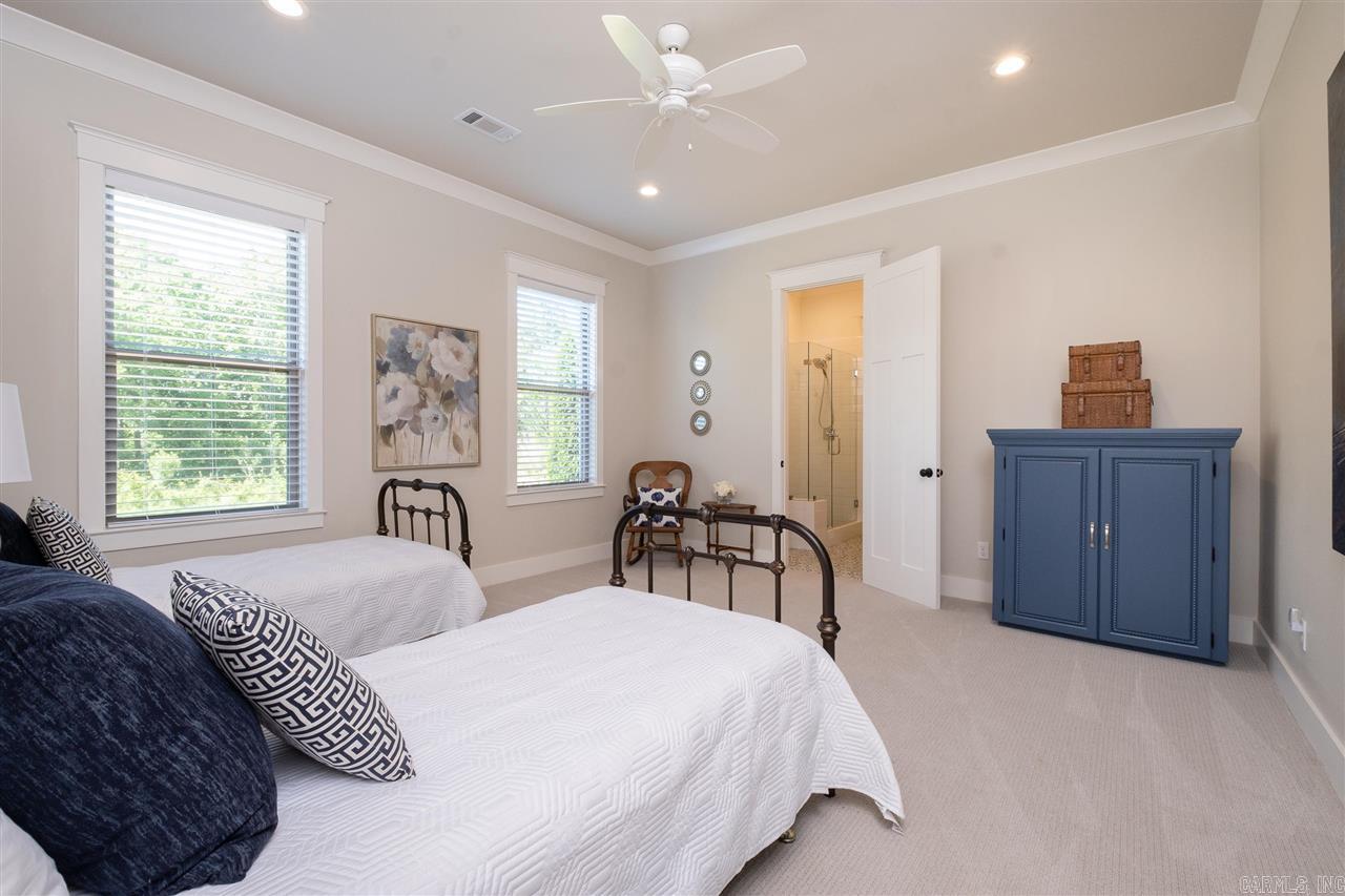 WOODLANDS EDGE - Residential