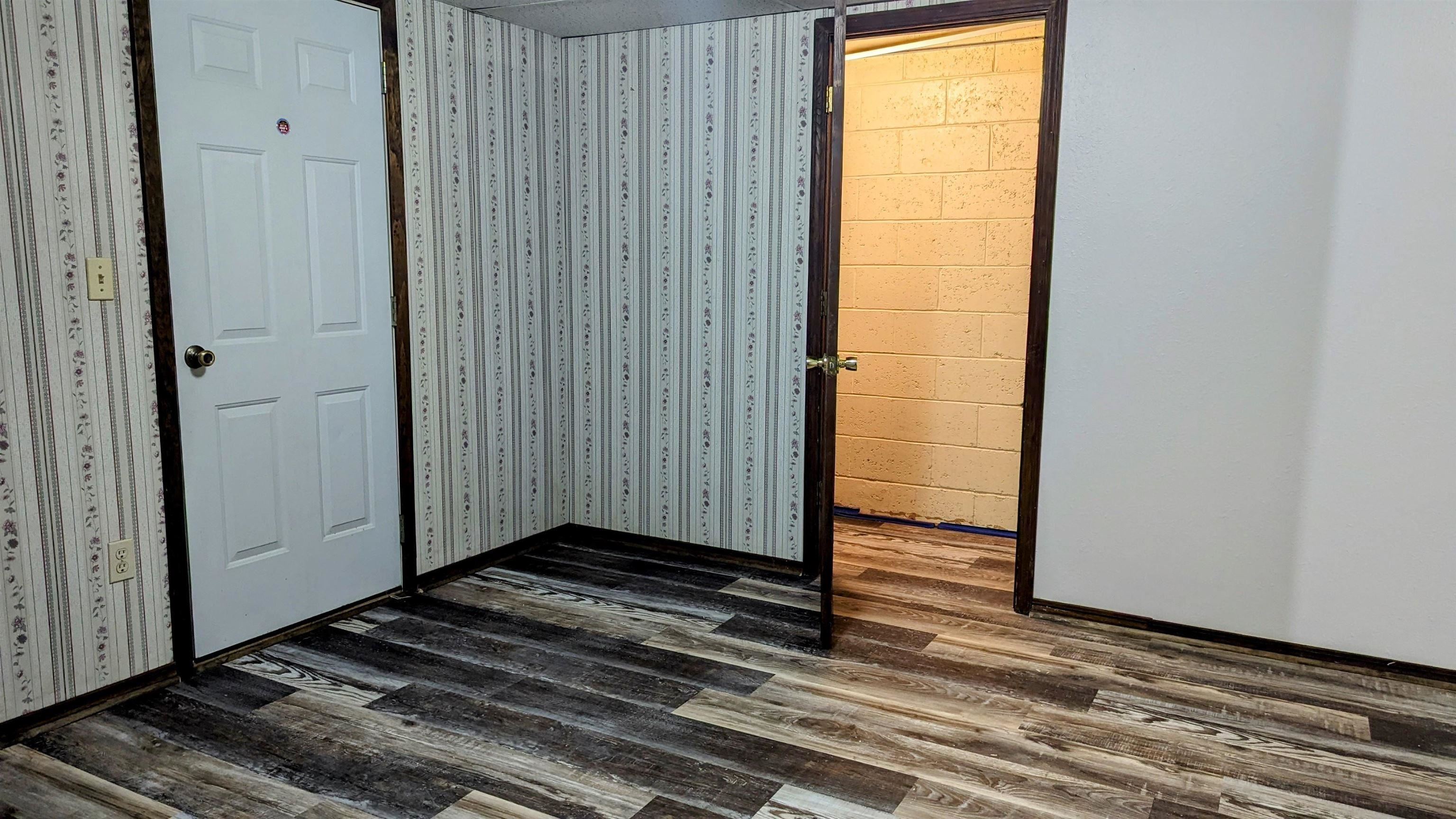 Townhouse 3rd - Residential Lease