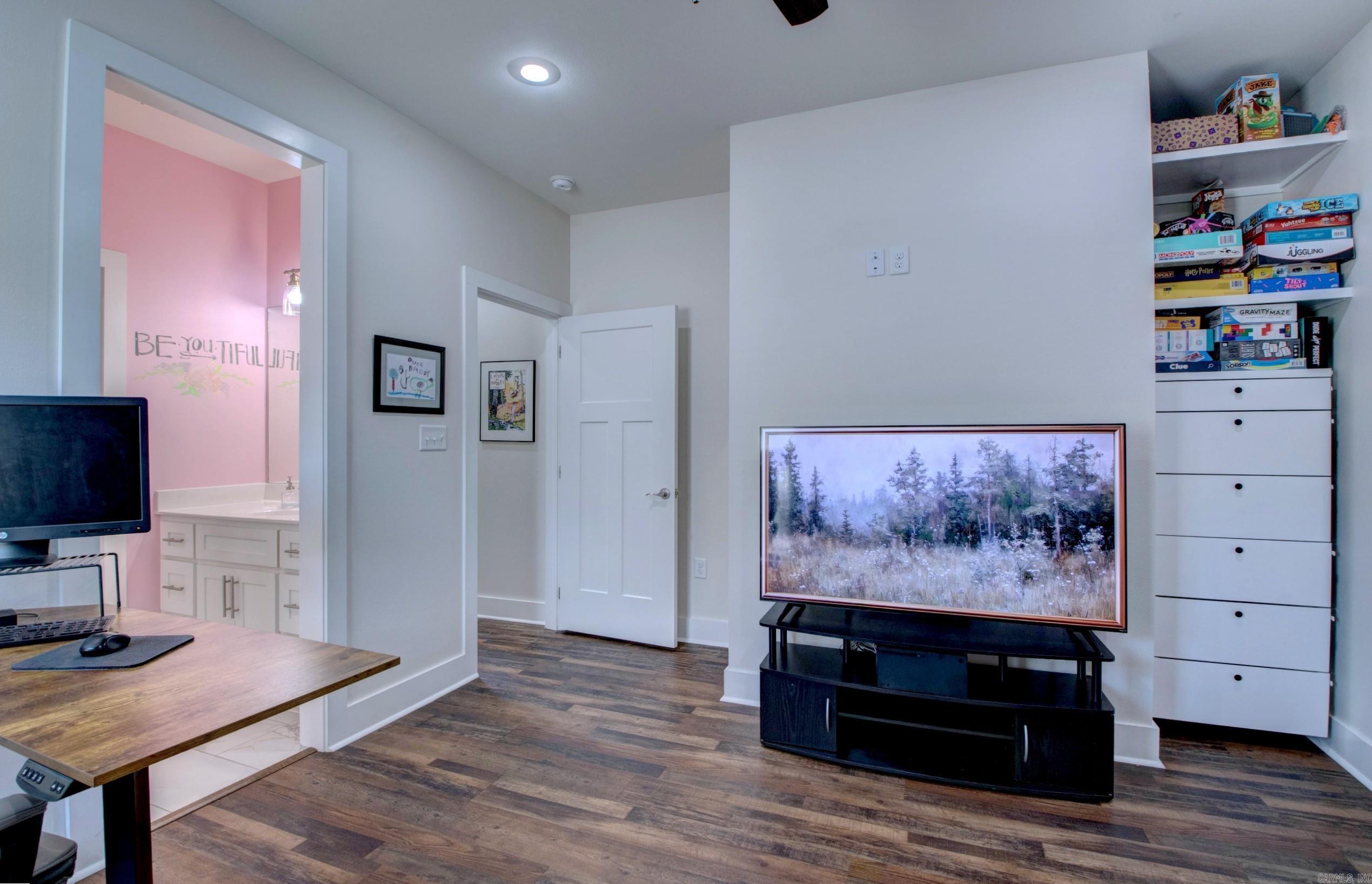 SALEM WOODS - Residential