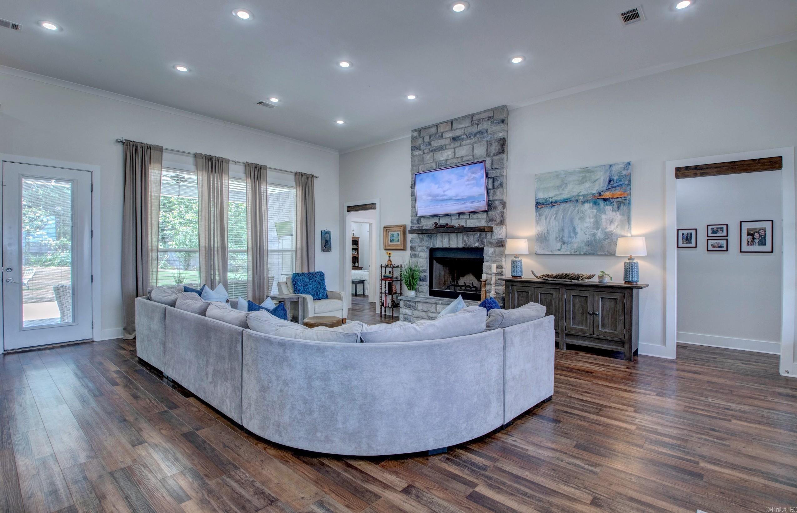SALEM WOODS - Residential