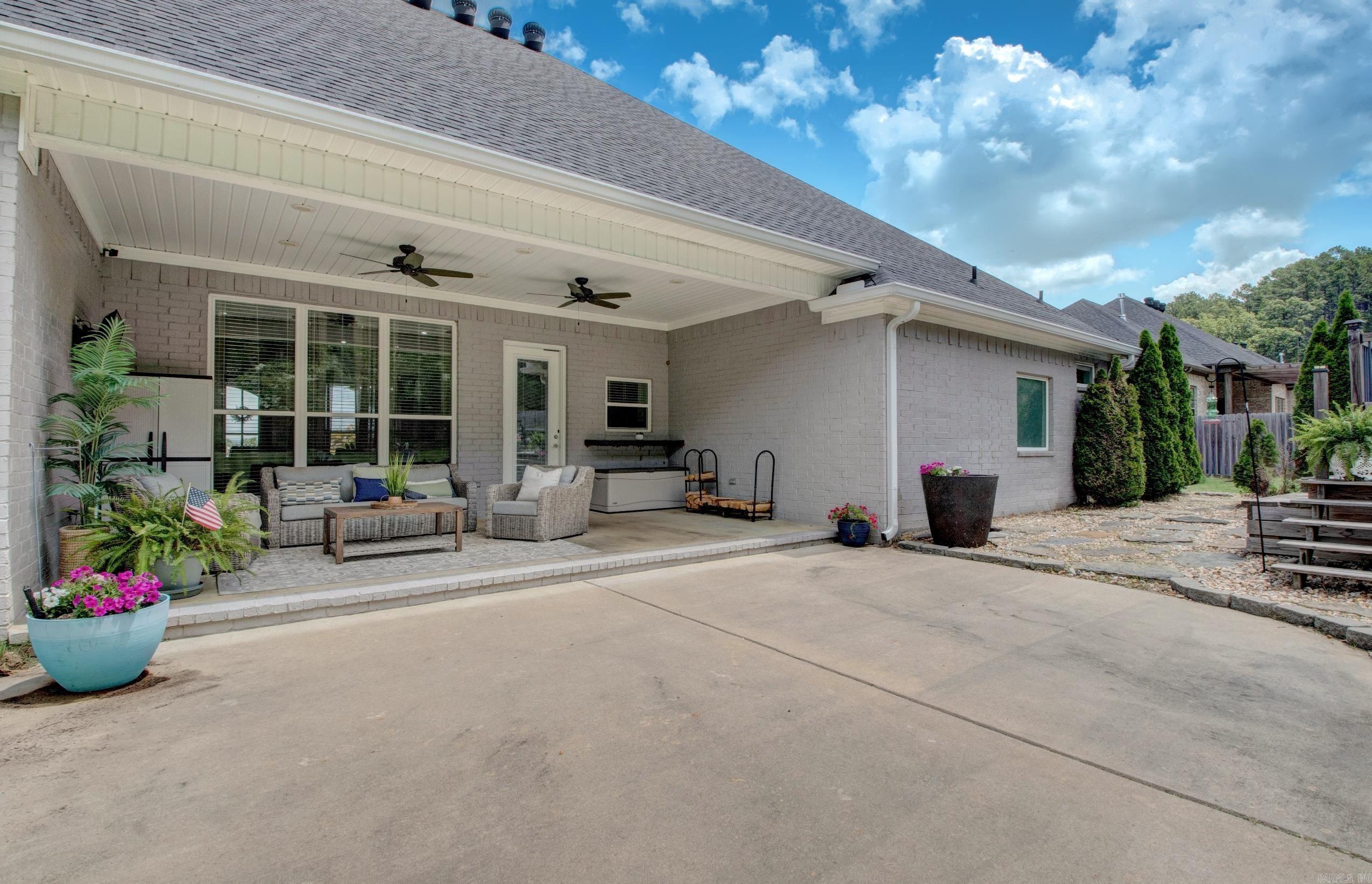 SALEM WOODS - Residential