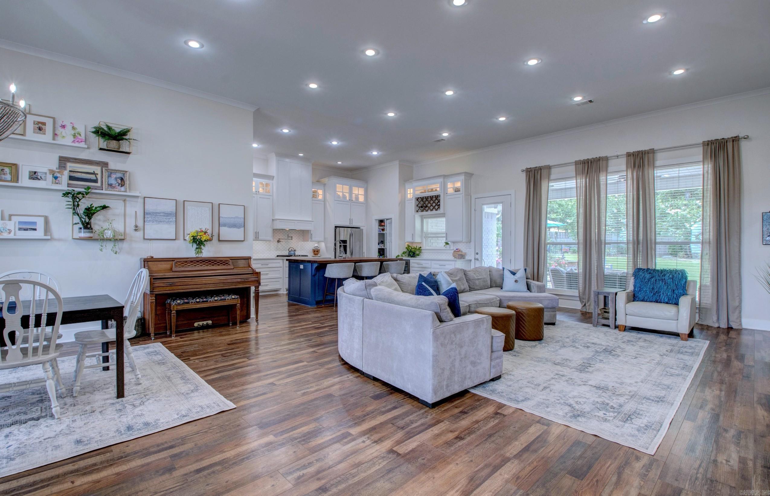 SALEM WOODS - Residential