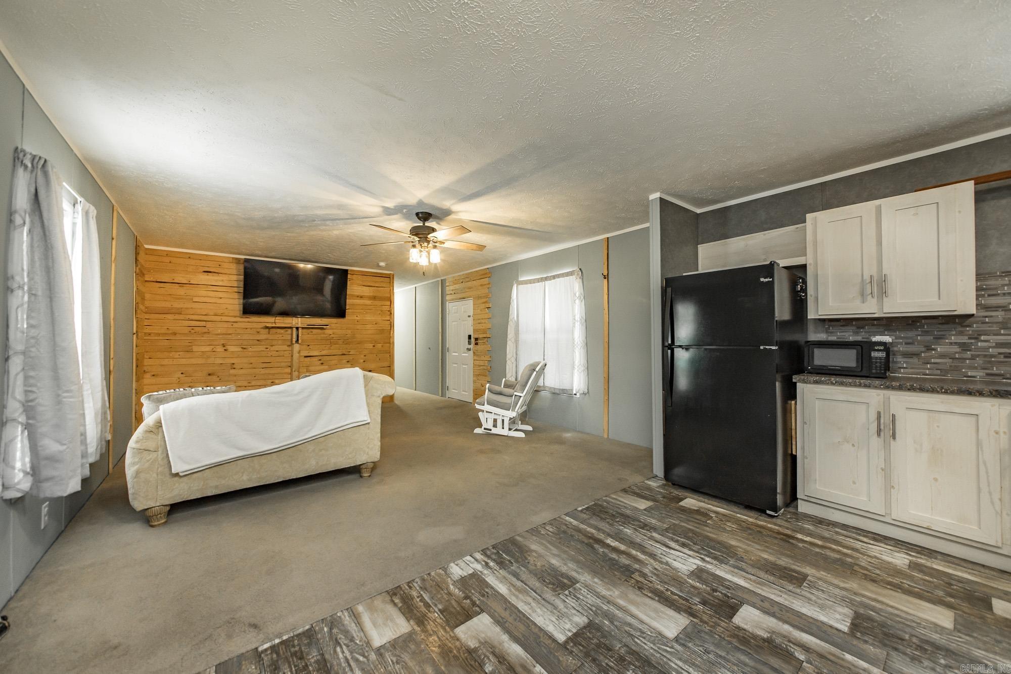 CLEAR LAKE - Residential