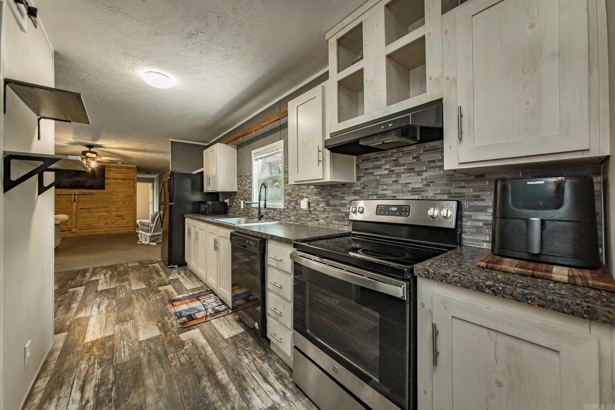 CLEAR LAKE - Residential