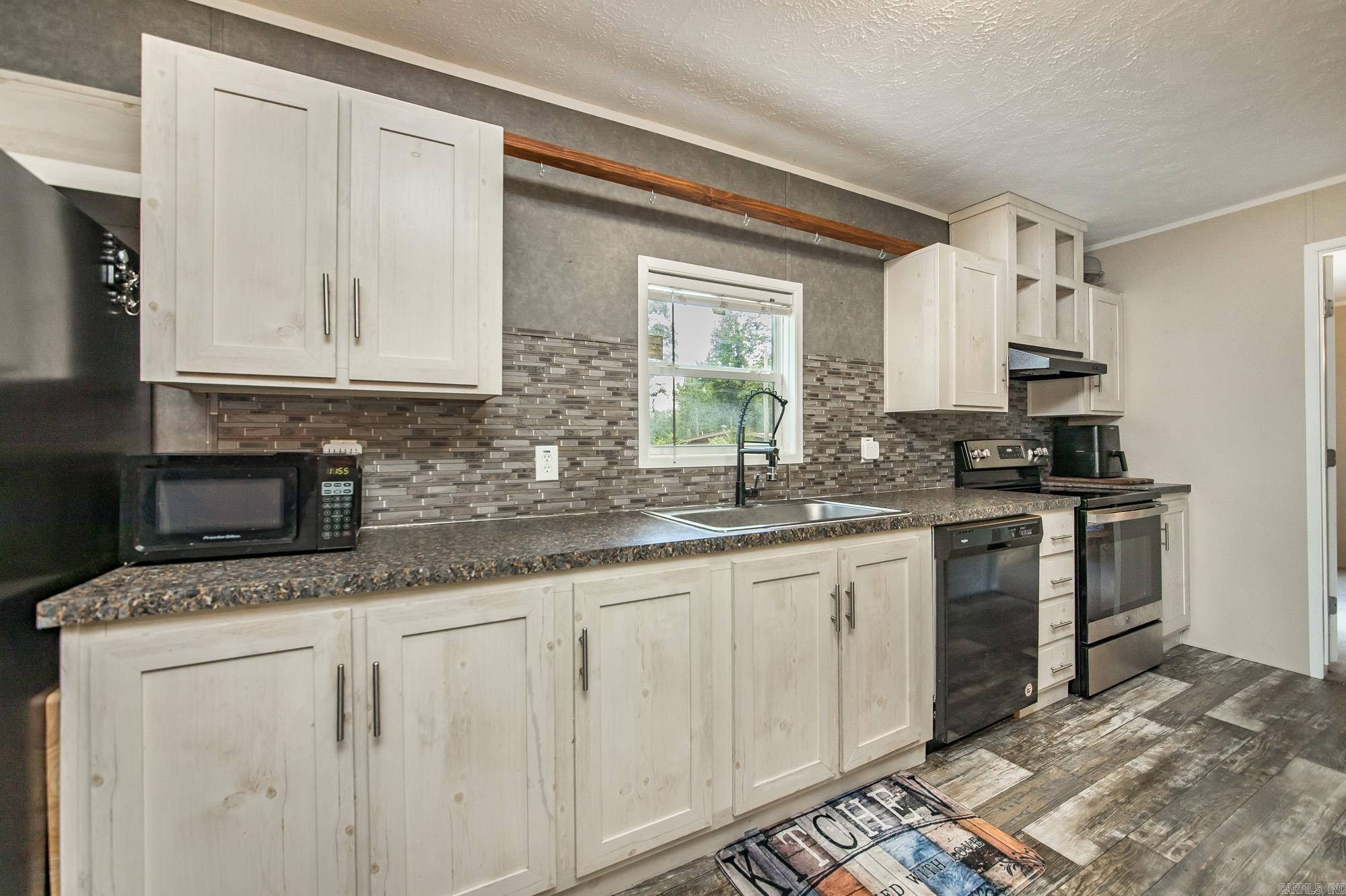 CLEAR LAKE - Residential