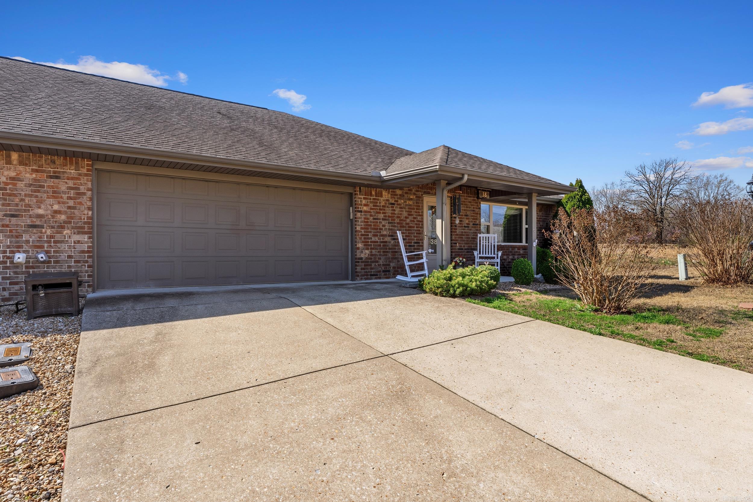 DEVONSHIRE LAKE ESTATES - Residential