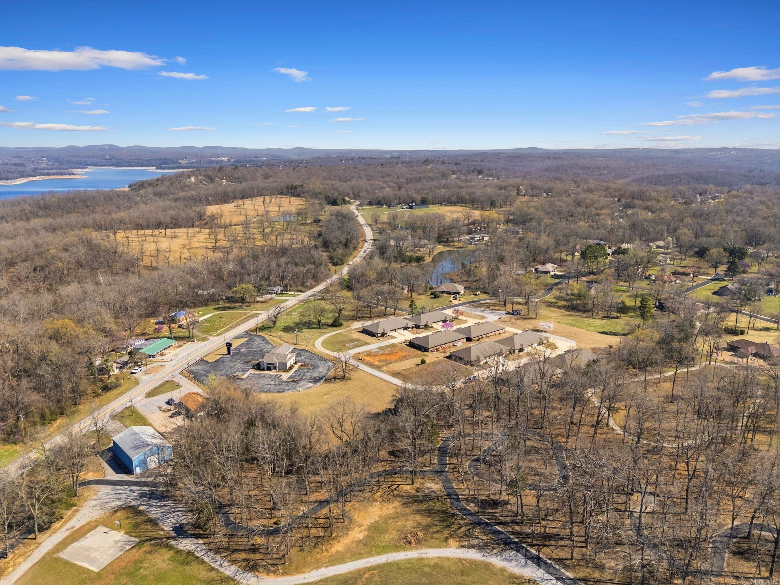 DEVONSHIRE LAKE ESTATES - Residential