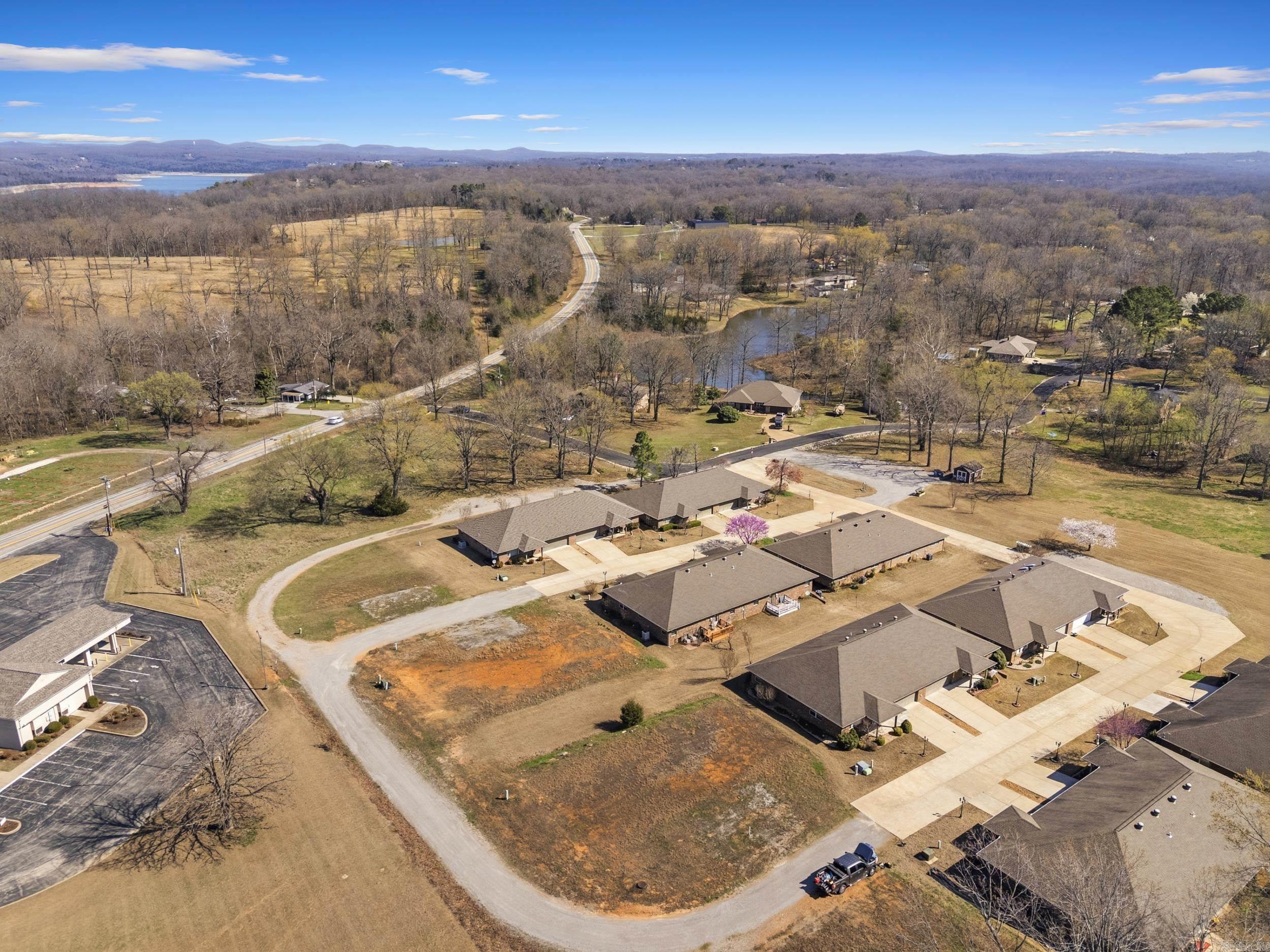 DEVONSHIRE LAKE ESTATES - Residential
