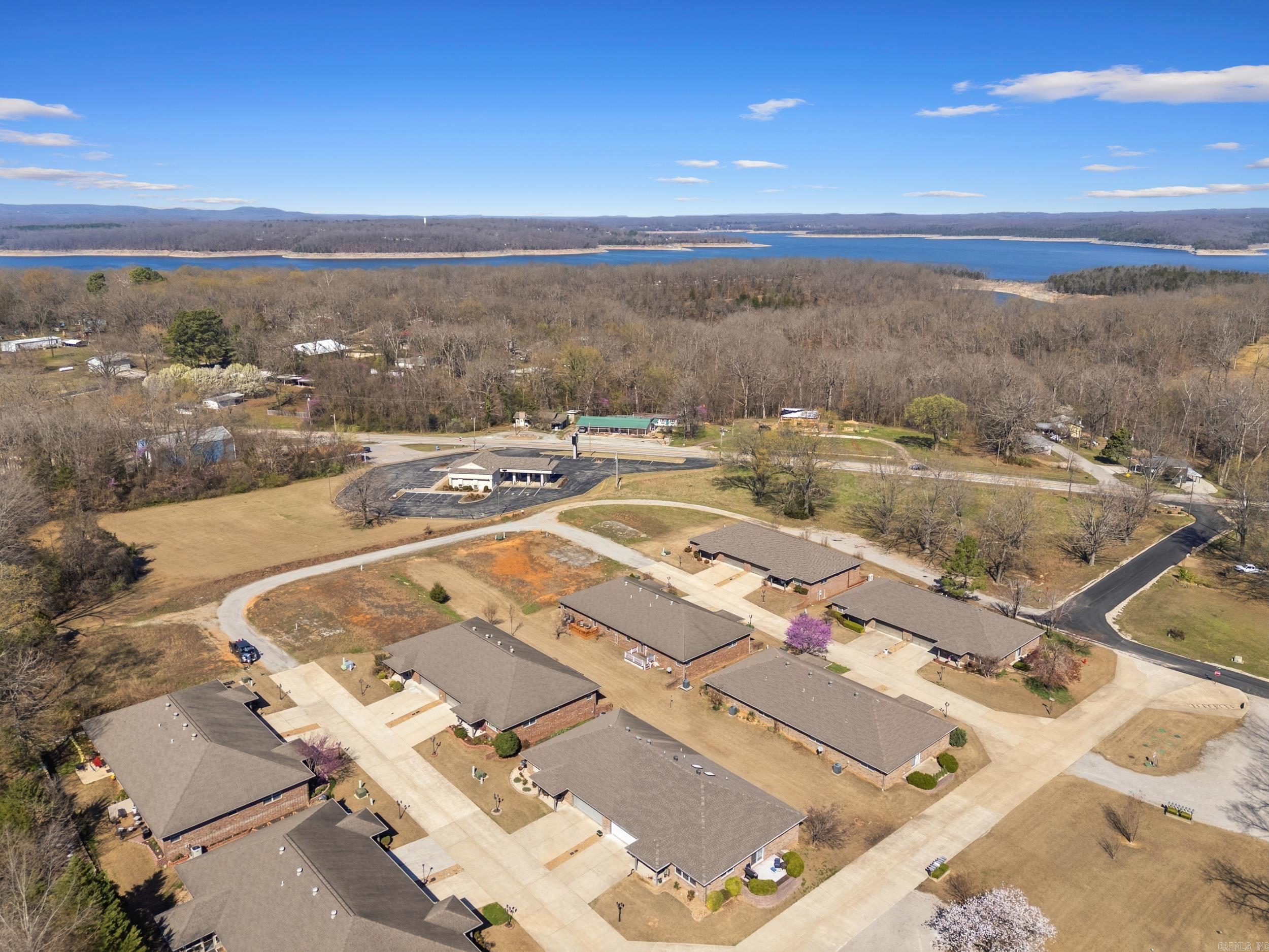 DEVONSHIRE LAKE ESTATES - Residential