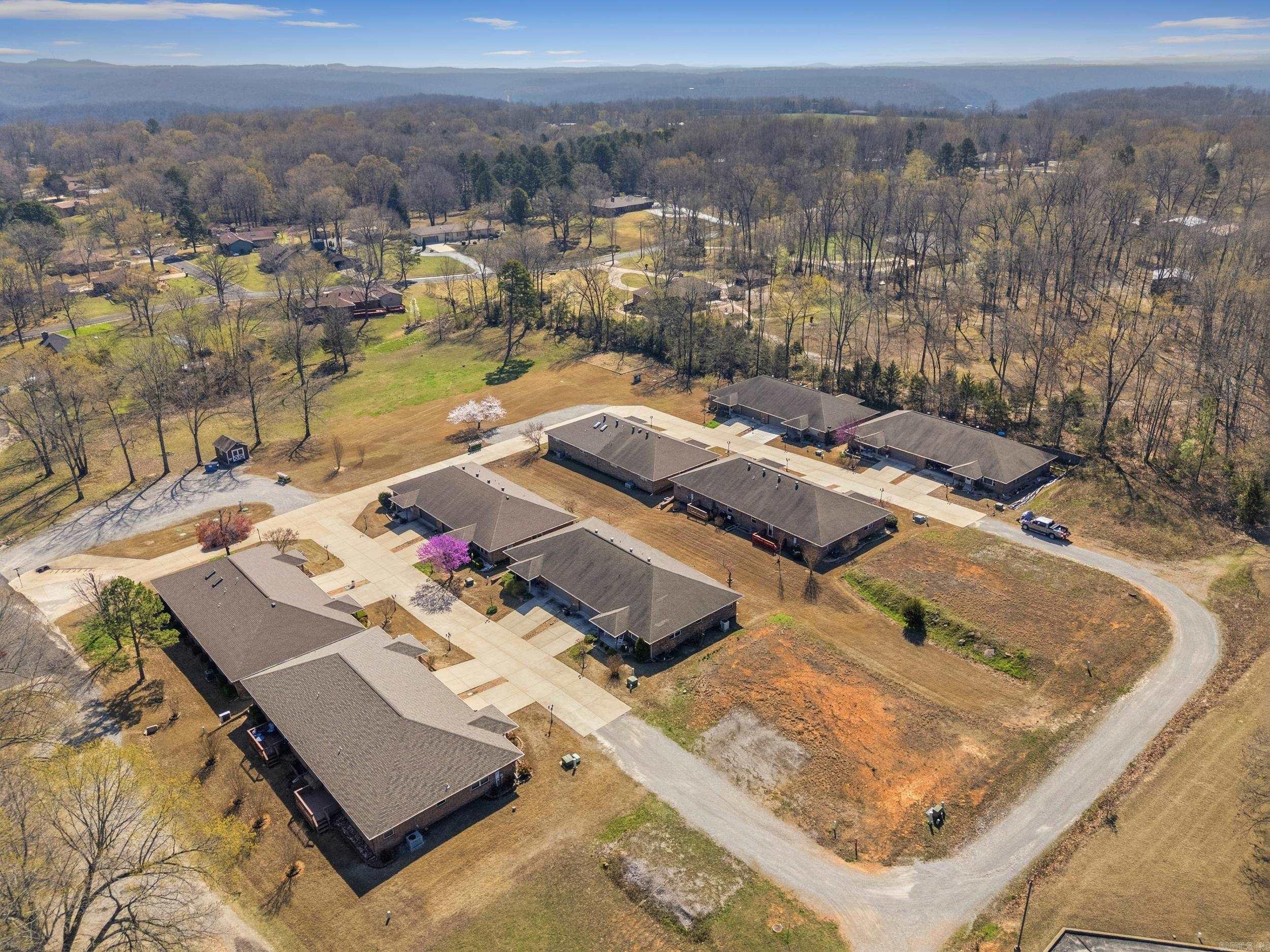 DEVONSHIRE LAKE ESTATES - Residential