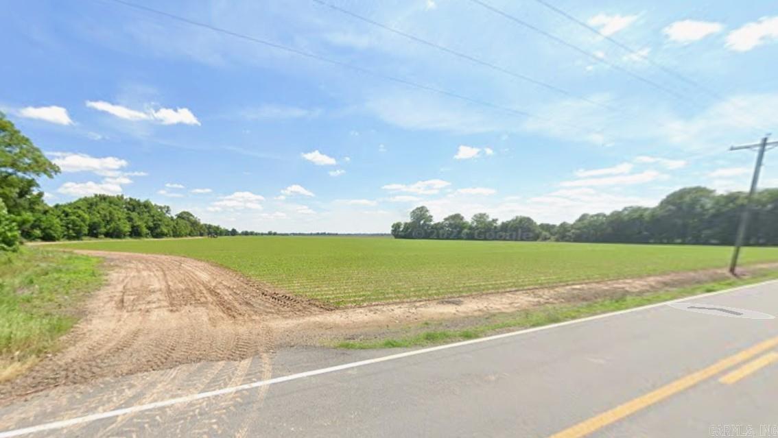 64.86 acres and an irrigation well. The farmland is sandy soil on the bank of Crooked Bayou. Direct access to both turnrows from state highway 35 E. at Halley Junction.