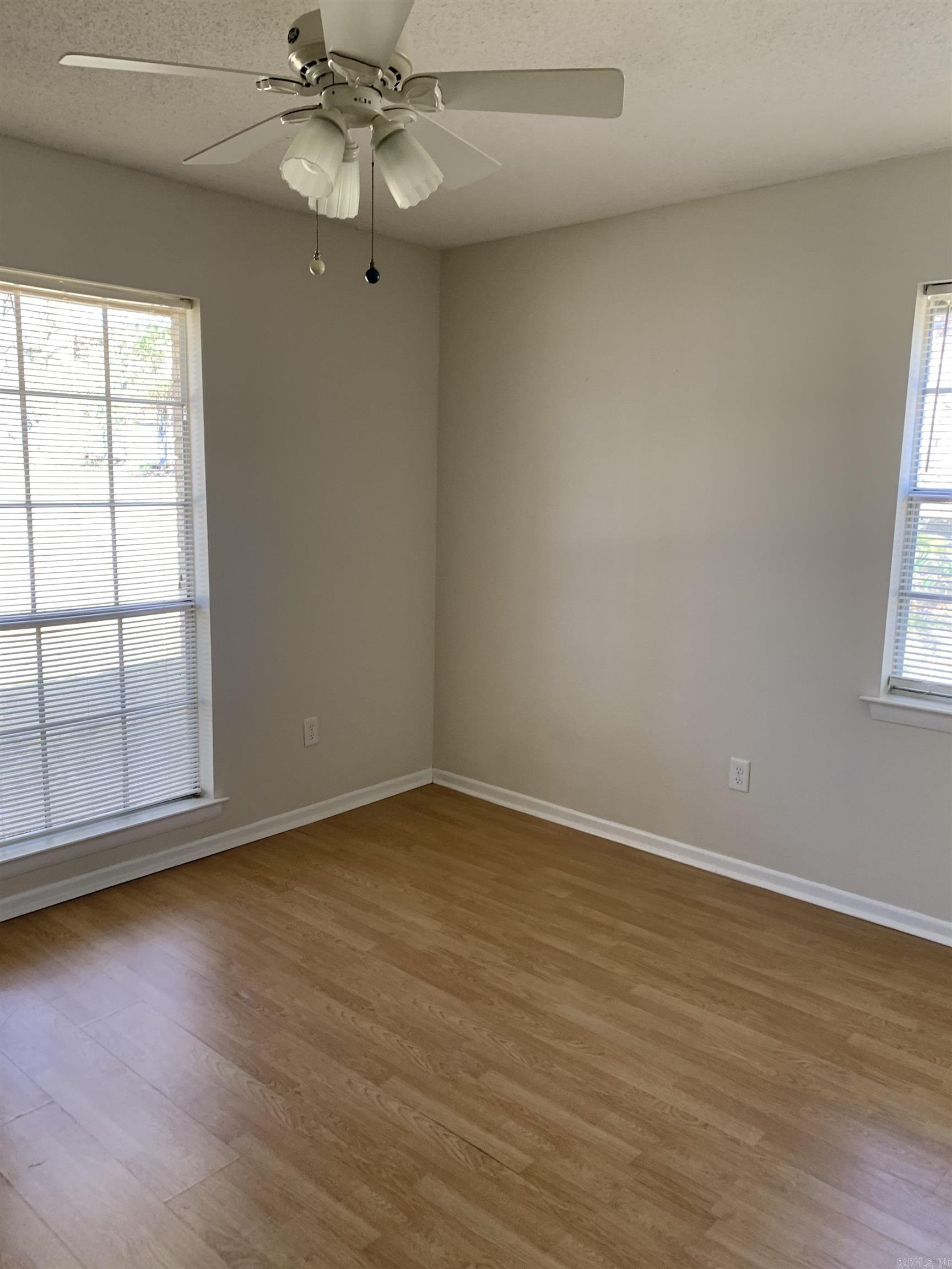 LYNNWOOD ACRES - Residential