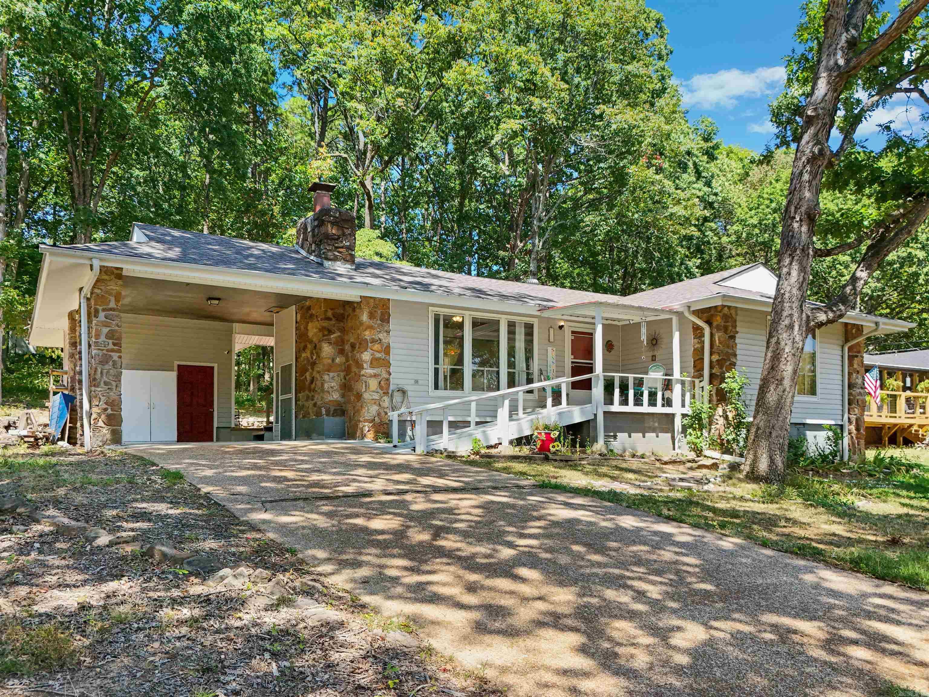 CHELSEA GLADE - Residential