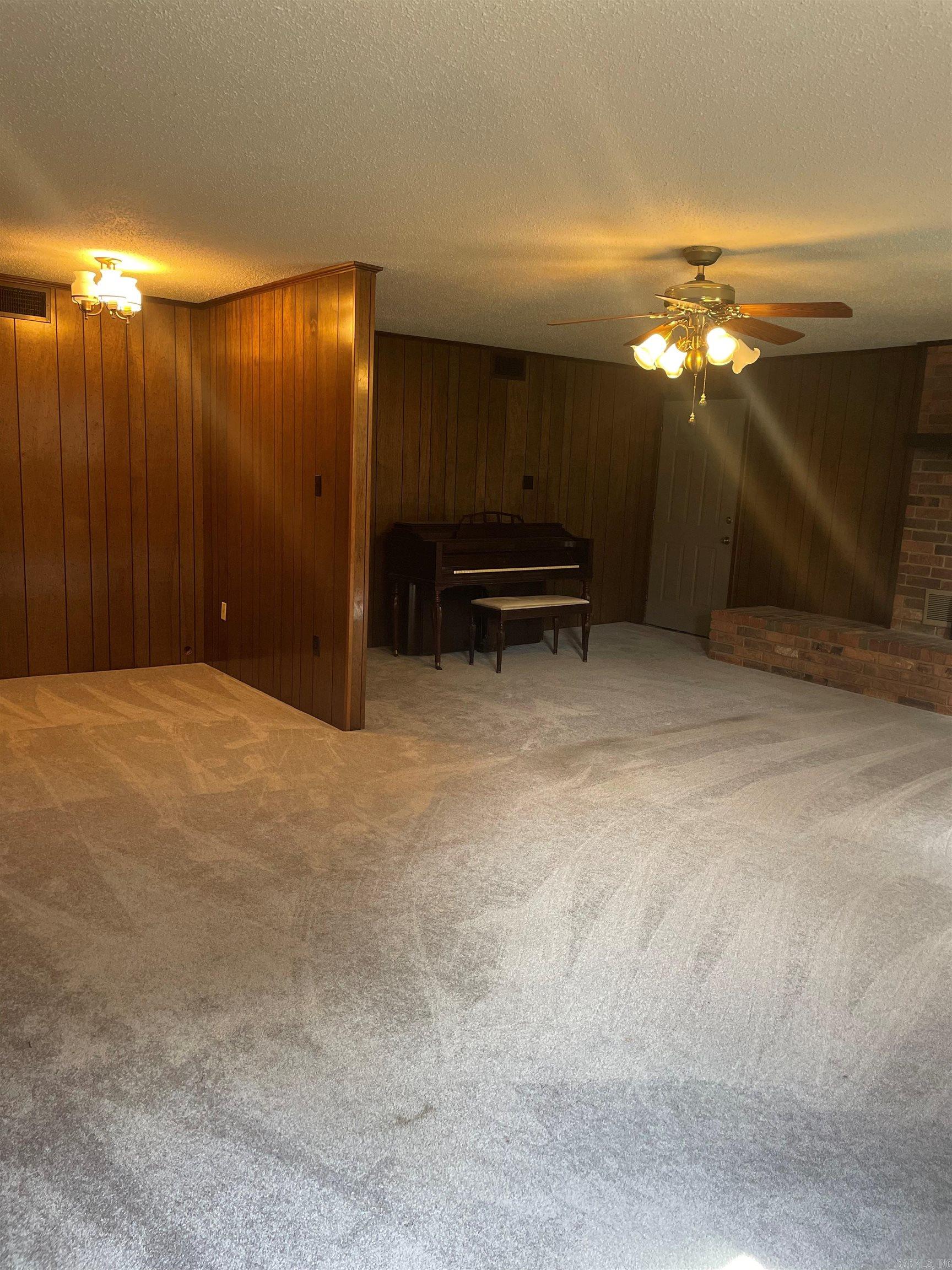 COUCHWOOD ACRES - Residential