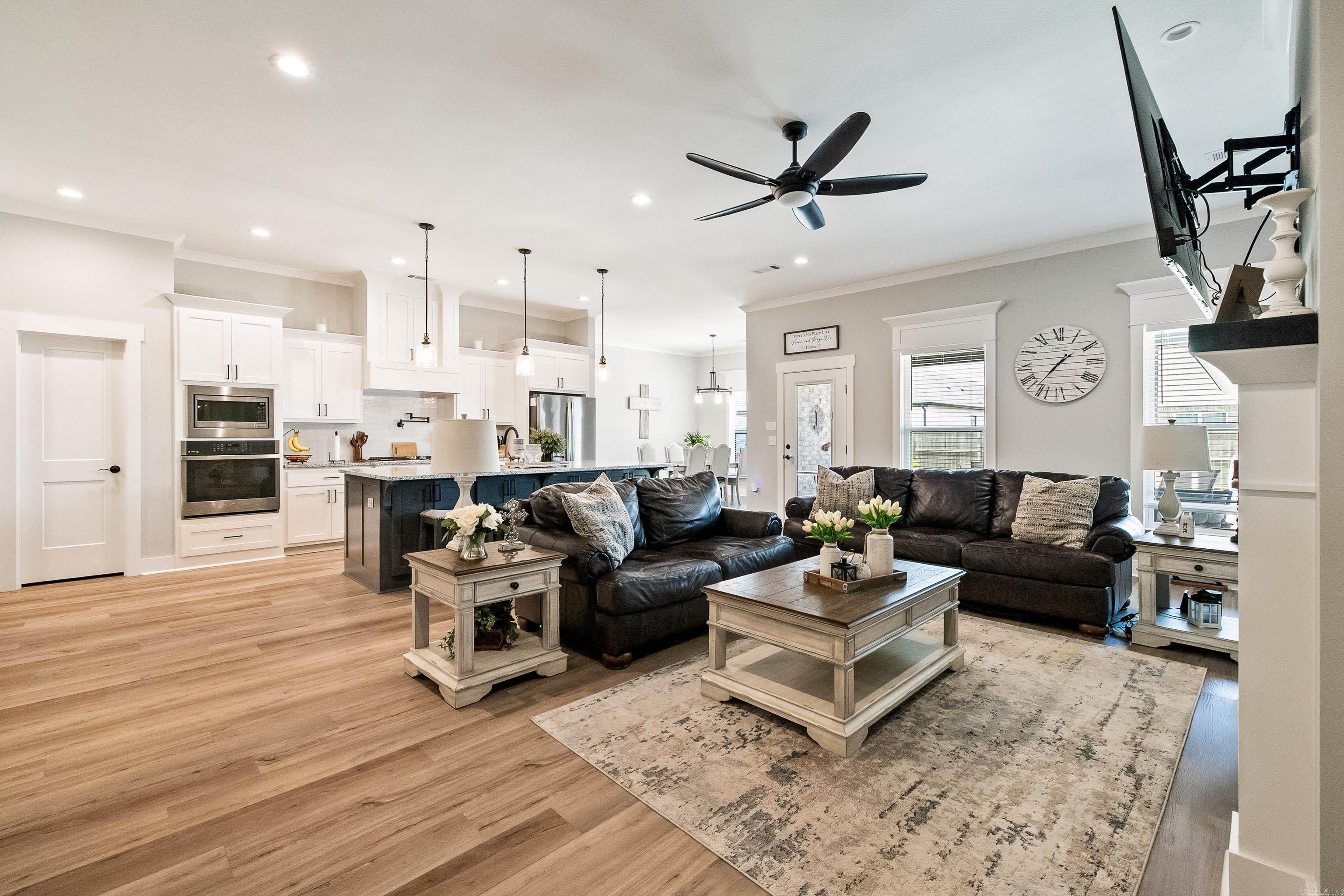 IVY PLACE - Residential