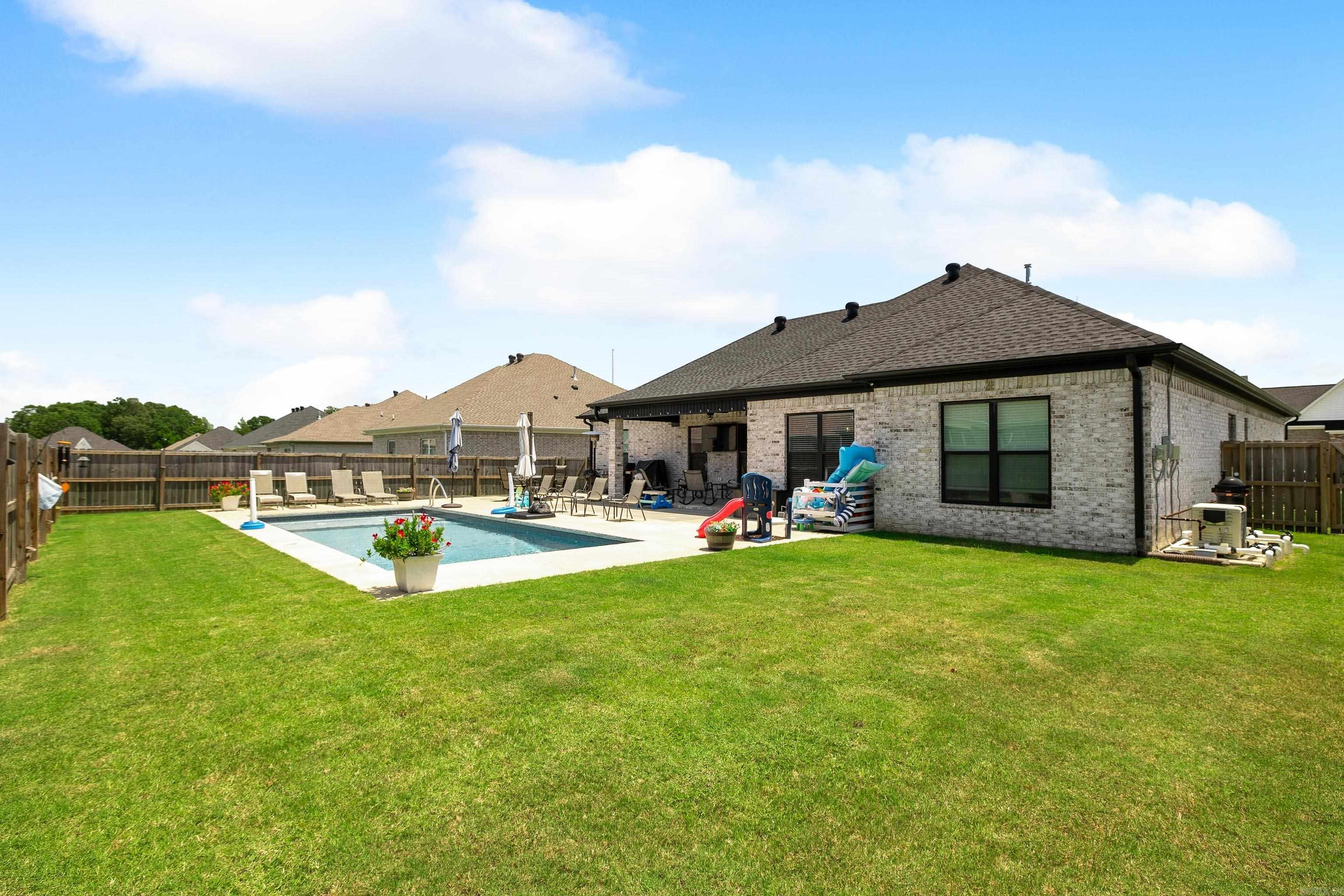 IVY PLACE - Residential