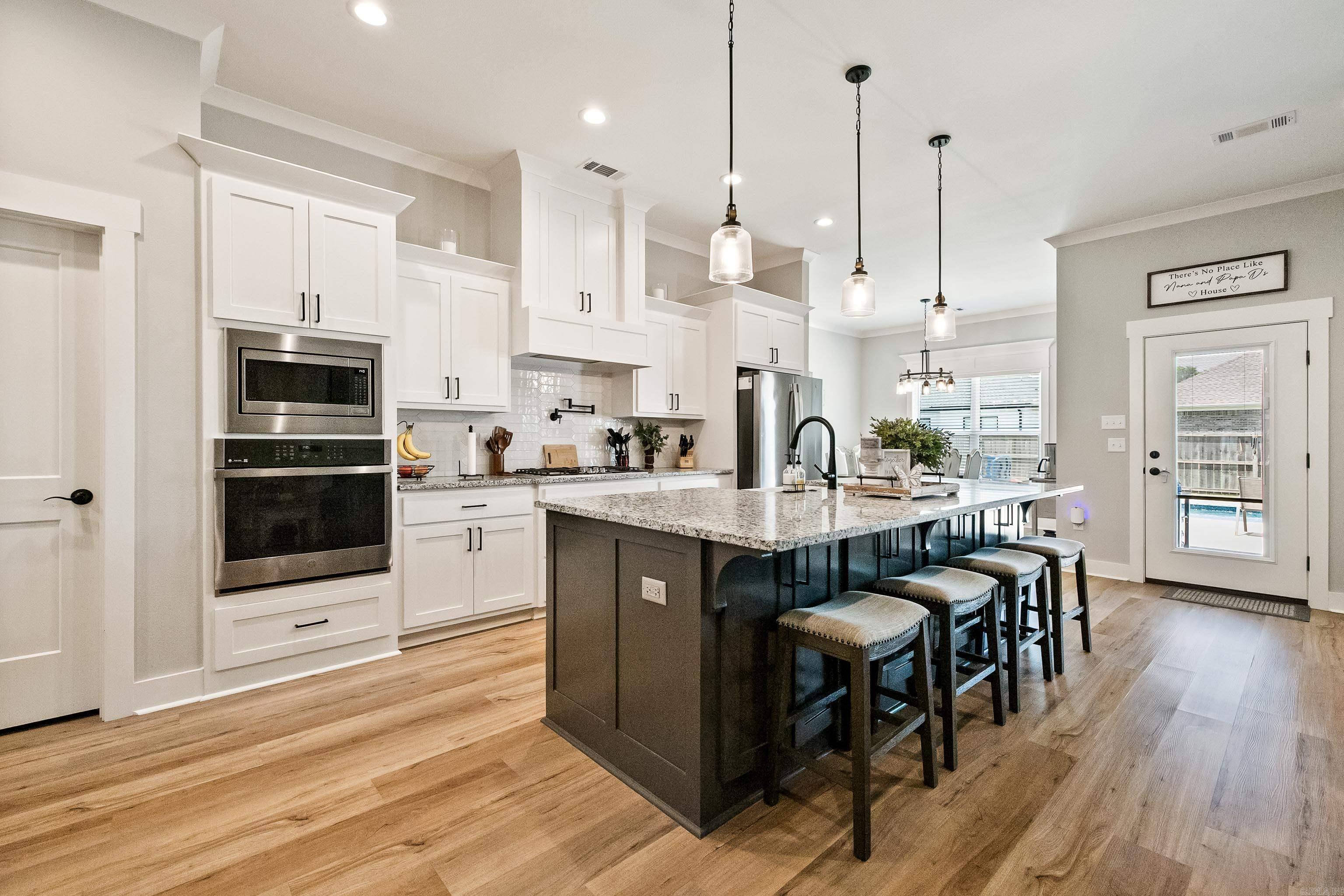 IVY PLACE - Residential