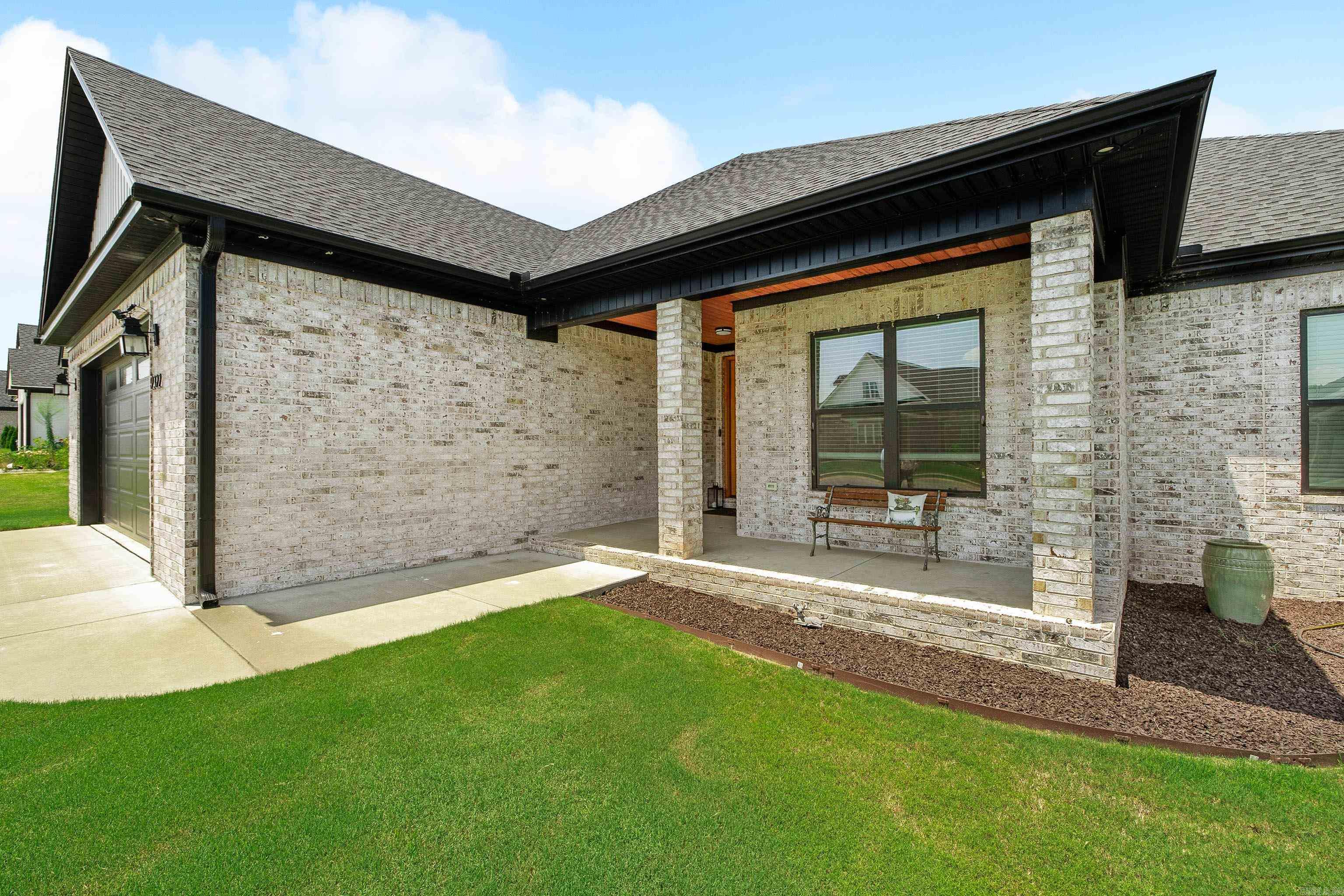 IVY PLACE - Residential