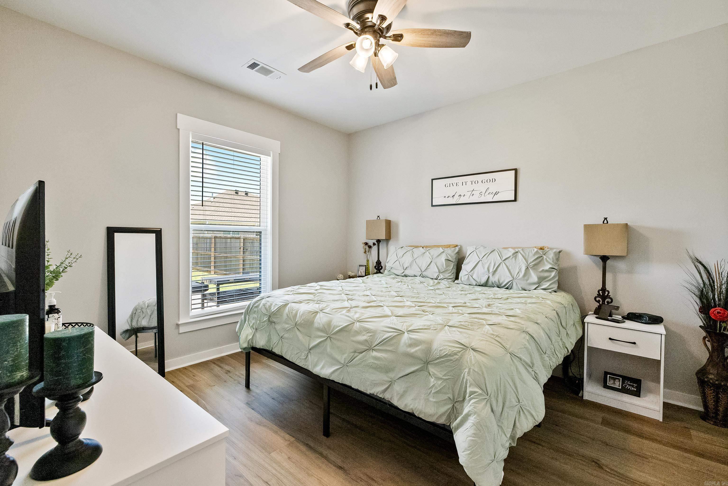 IVY PLACE - Residential