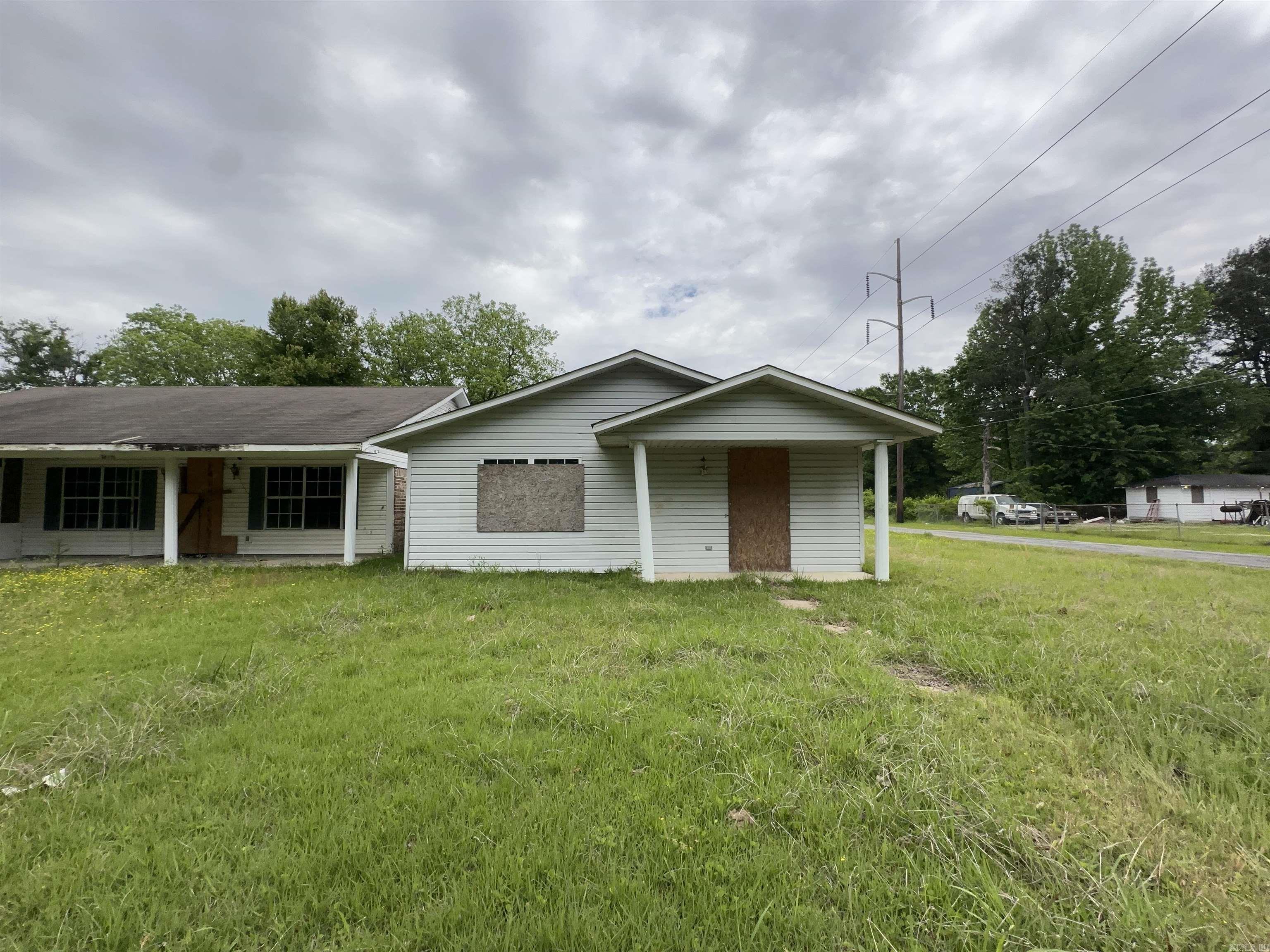 Great investment opportunity in Pine Bluff! This 2-bedroom, 2-bath home offers approximately 1,000 sqft of living space and strong potential for investors seeking an affordable addition to their rental portfolio or a value-add opportunity.  (Agents View Remarks)