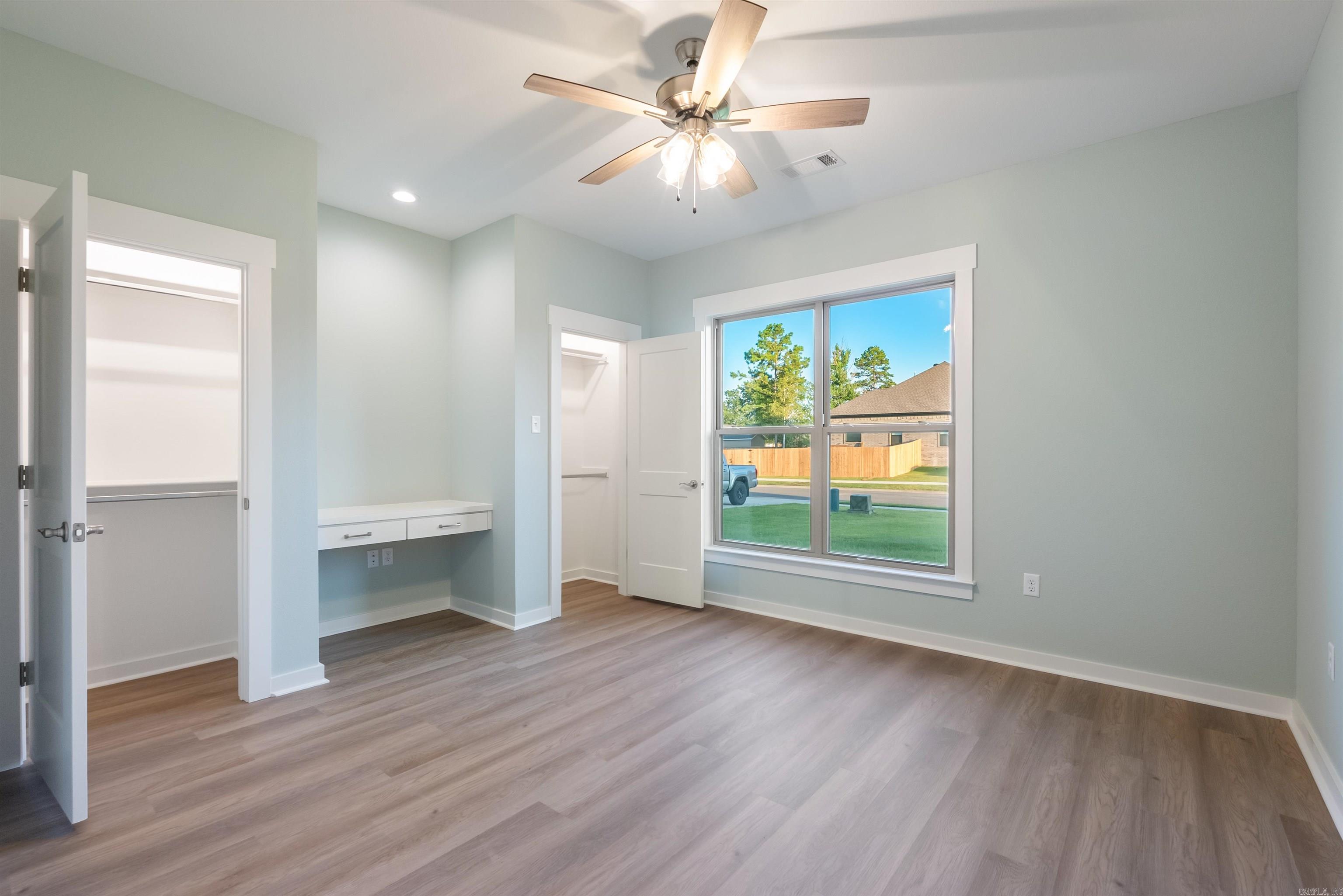IVY PLACE - Residential