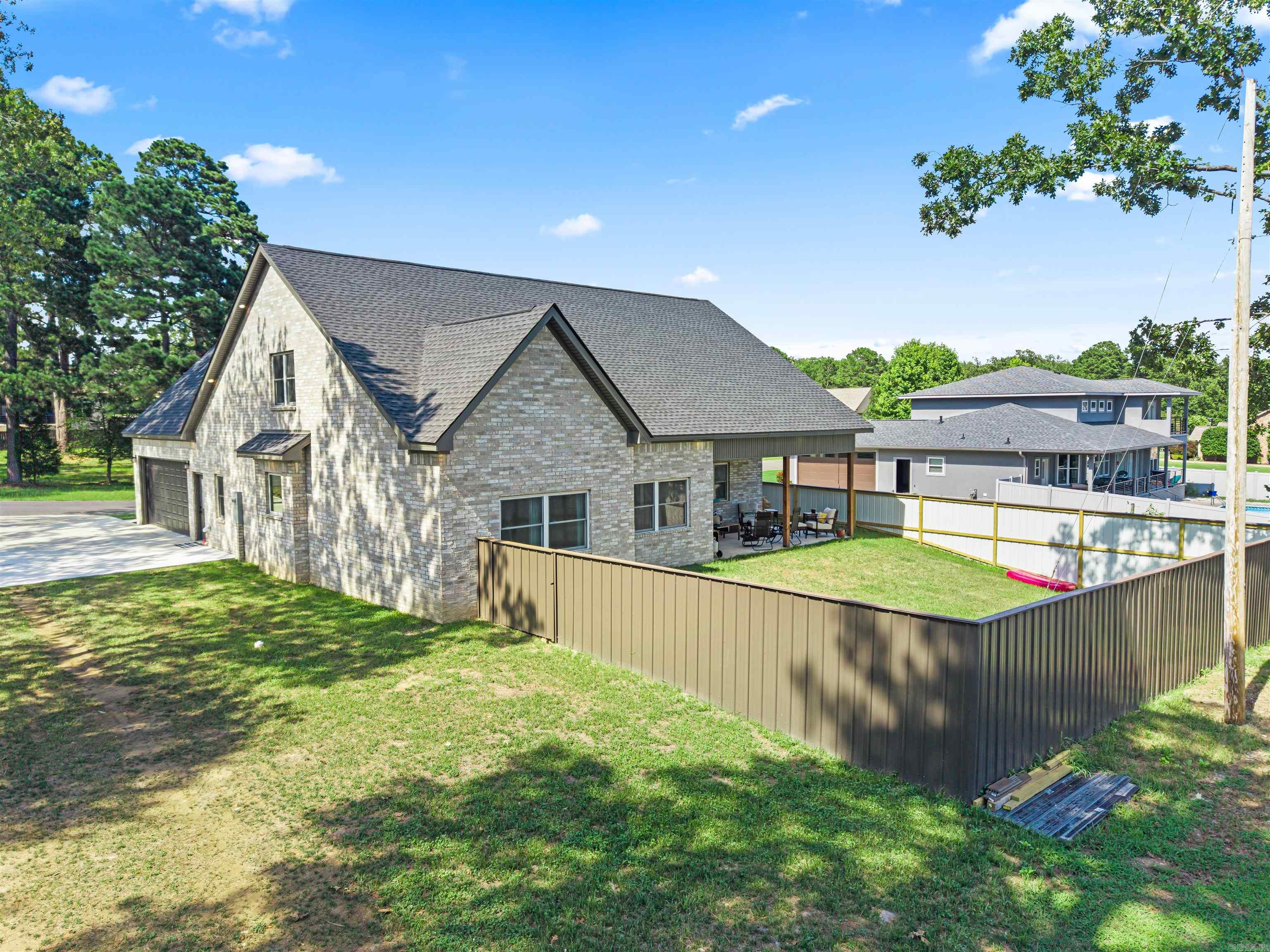 TANGLEWOOD - Residential