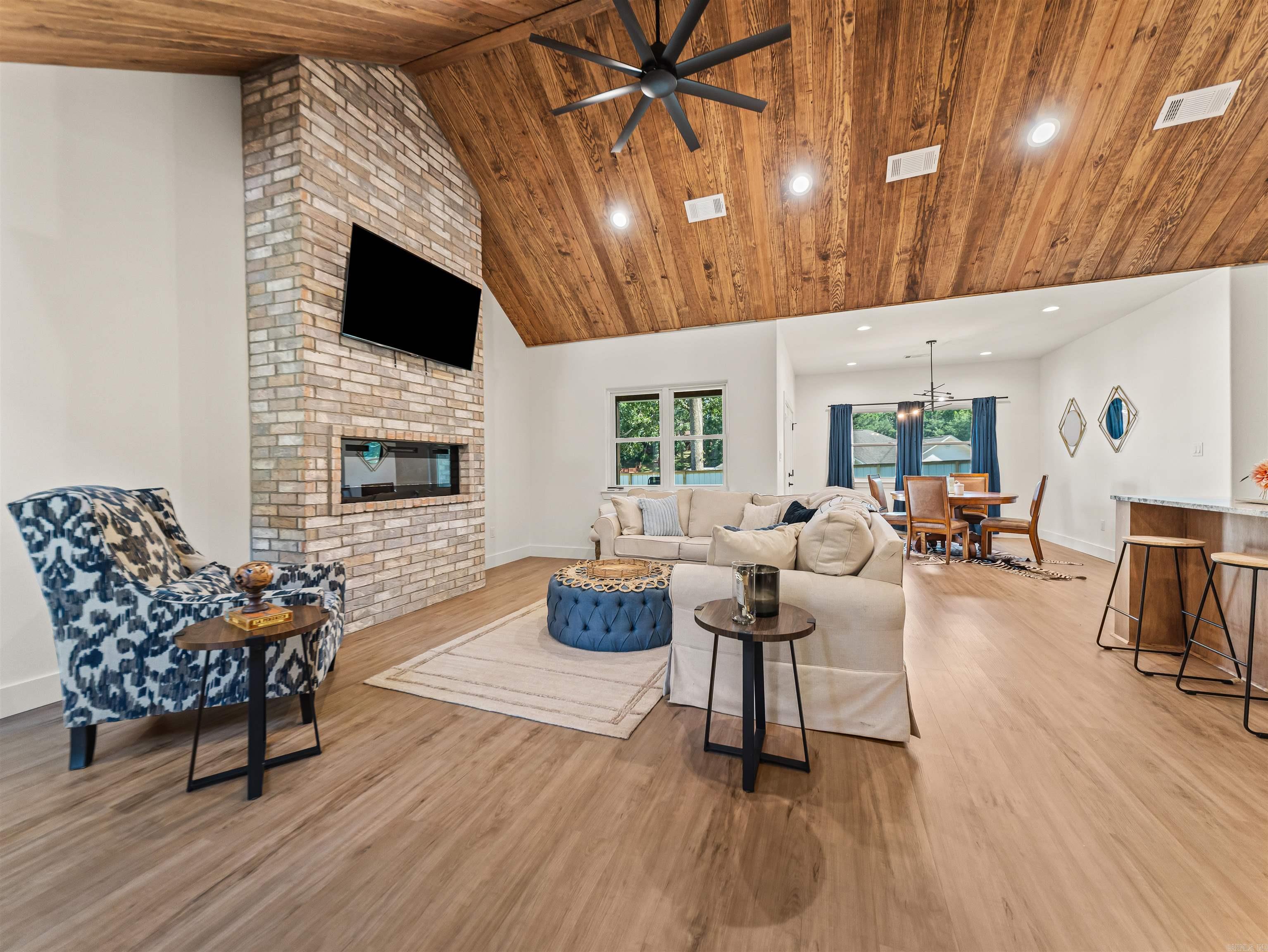 TANGLEWOOD - Residential