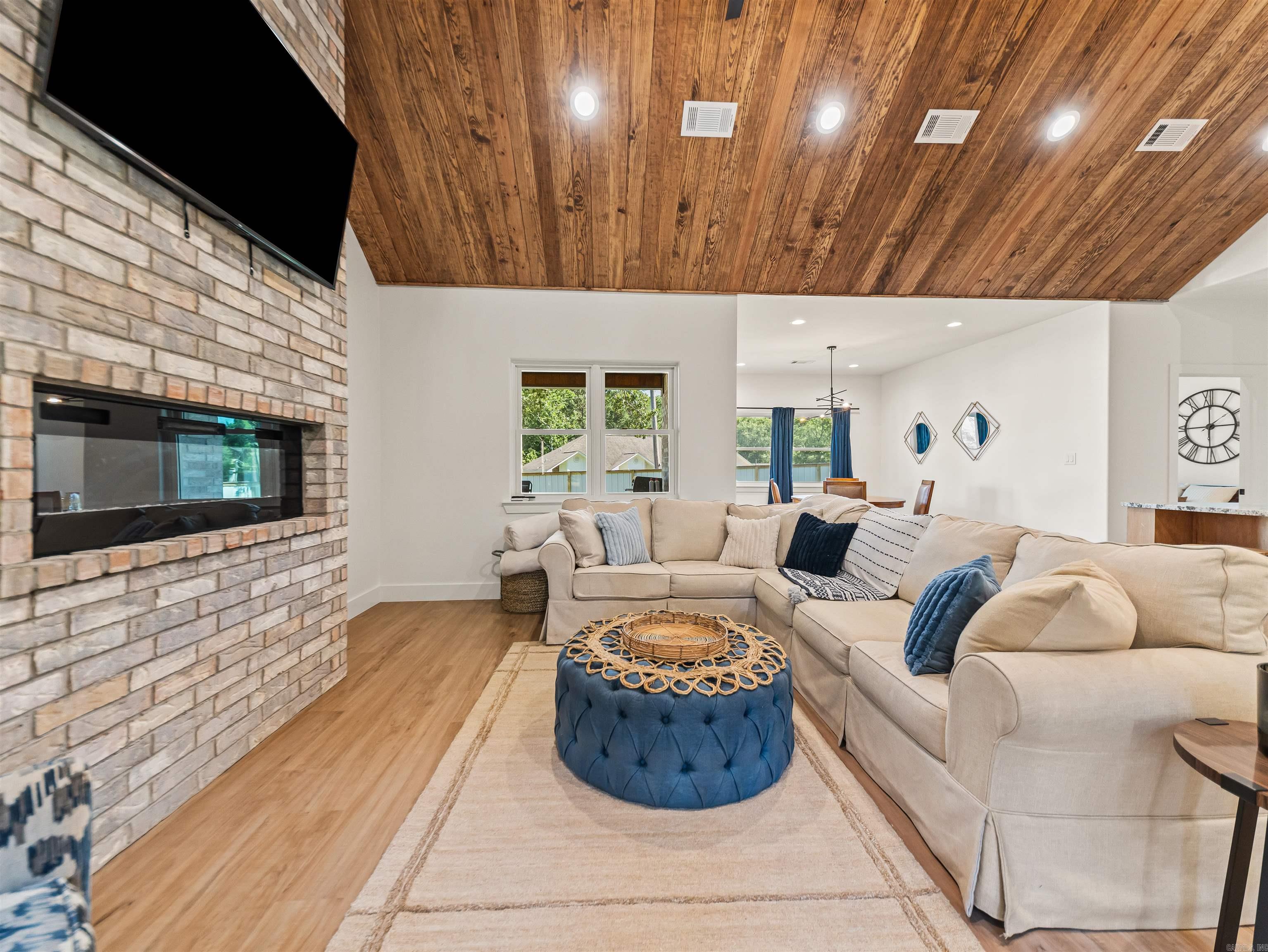 TANGLEWOOD - Residential