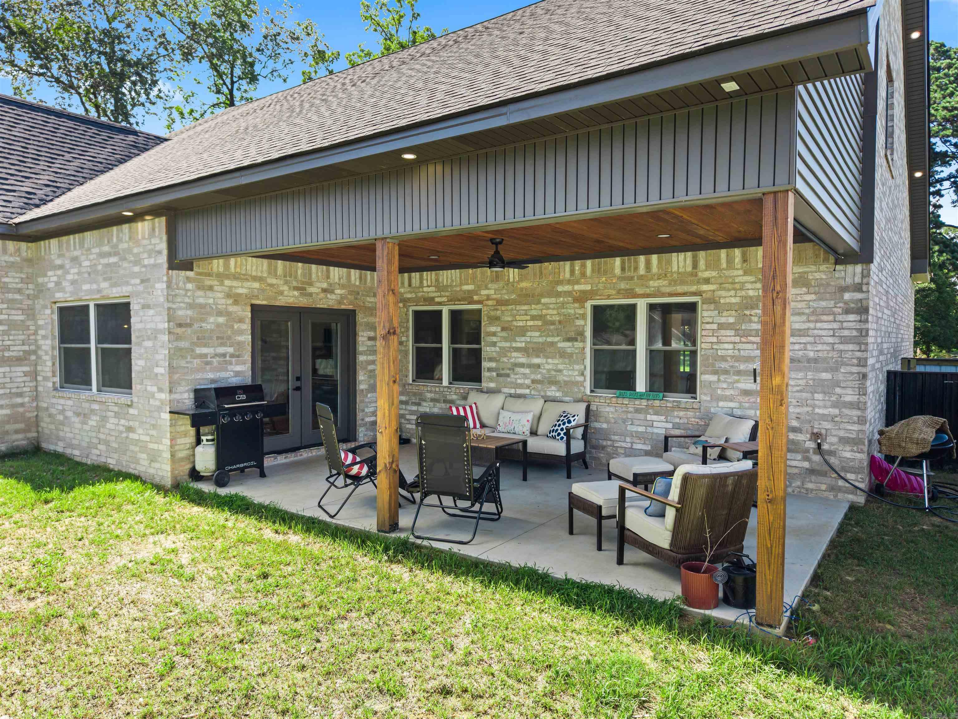TANGLEWOOD - Residential