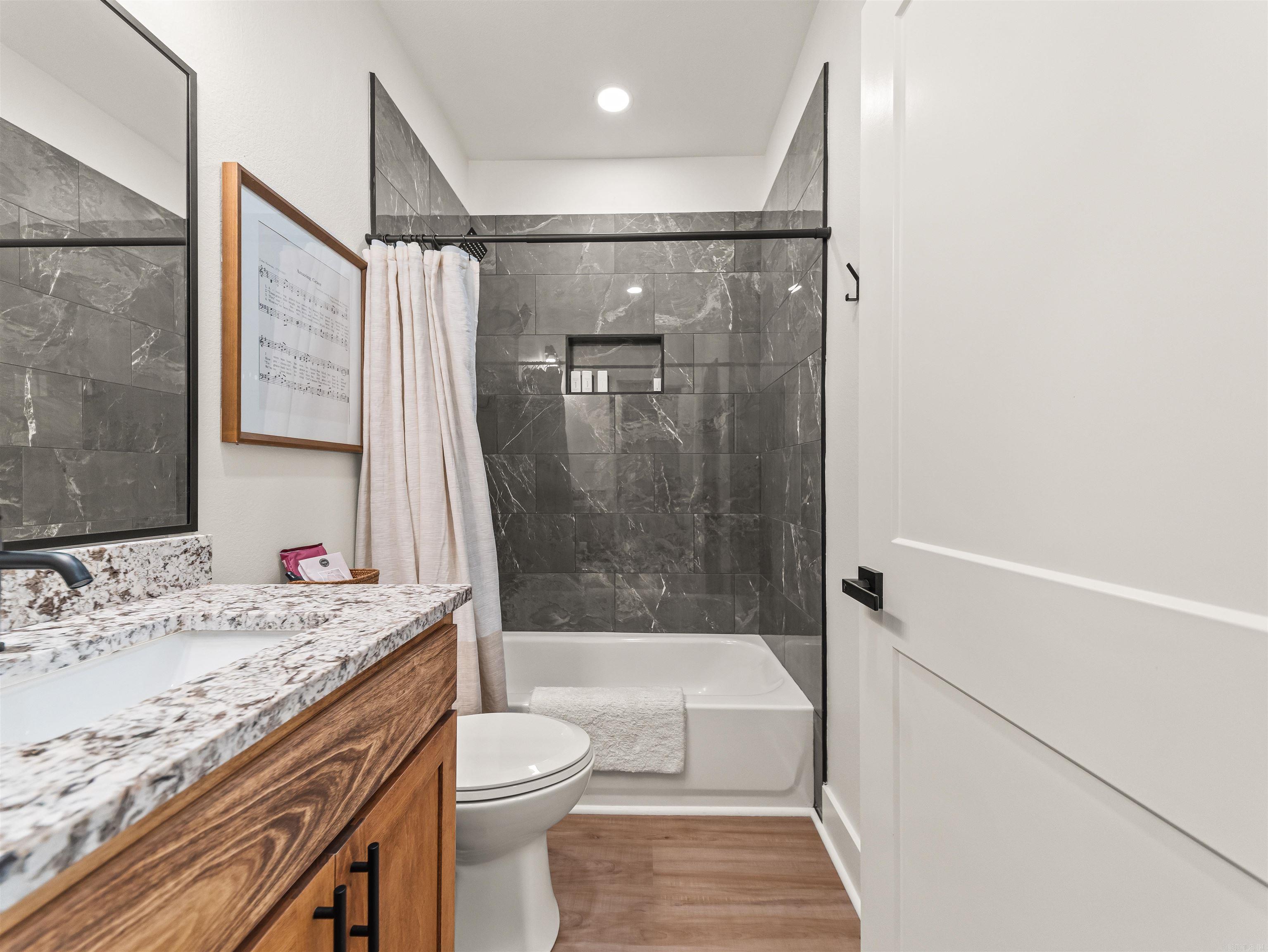 TANGLEWOOD - Residential